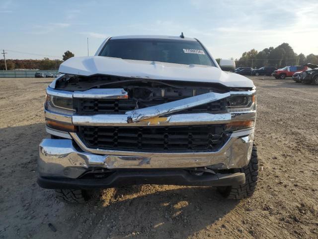 Photo 4 VIN: 1GCUKREC6JF143388 - CHEVROLET SILVERADO 