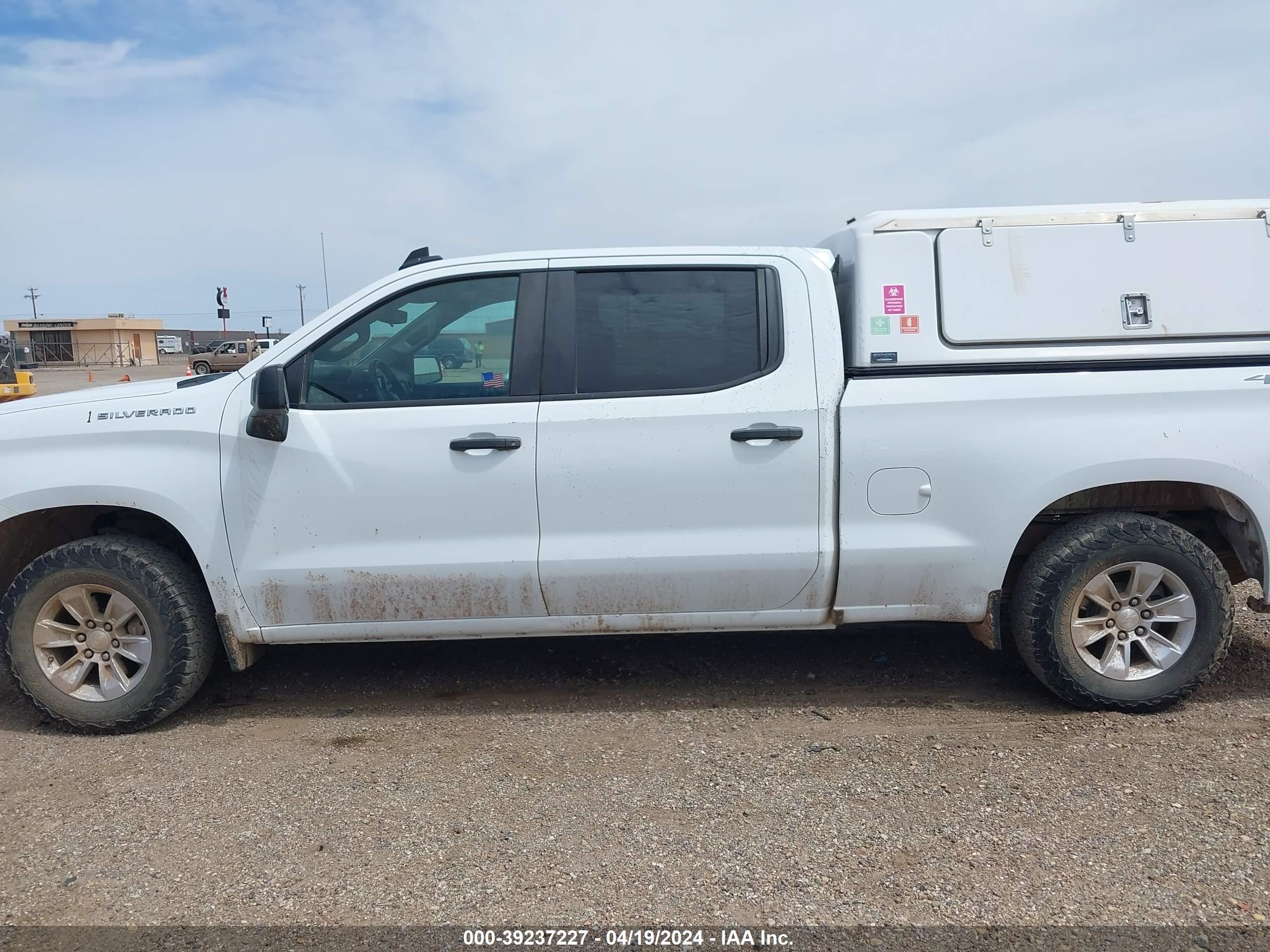 Photo 13 VIN: 1GCUYAEF4KZ232323 - CHEVROLET SILVERADO 