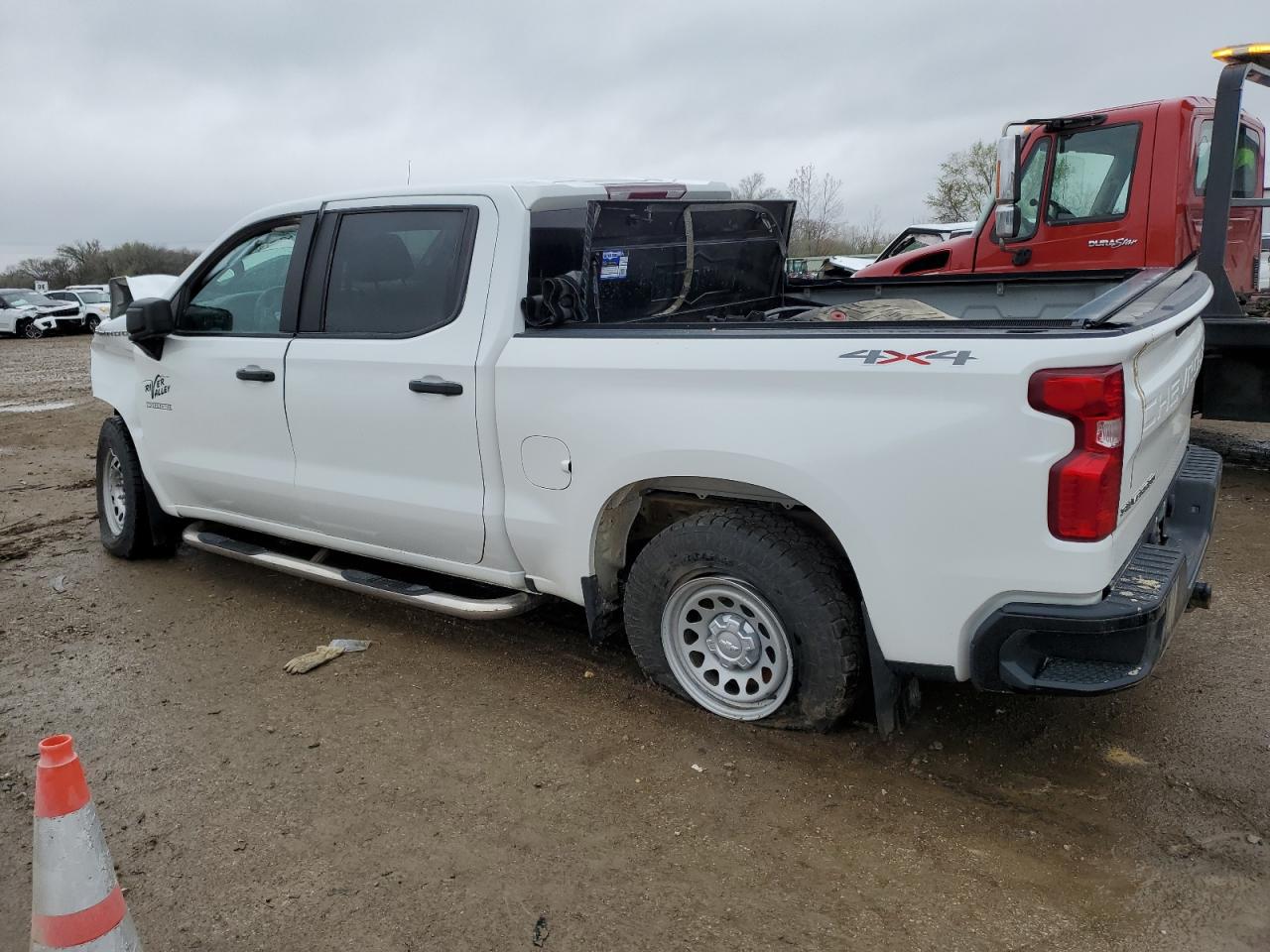 Photo 1 VIN: 1GCUYAEFXMZ121679 - CHEVROLET SILVERADO 