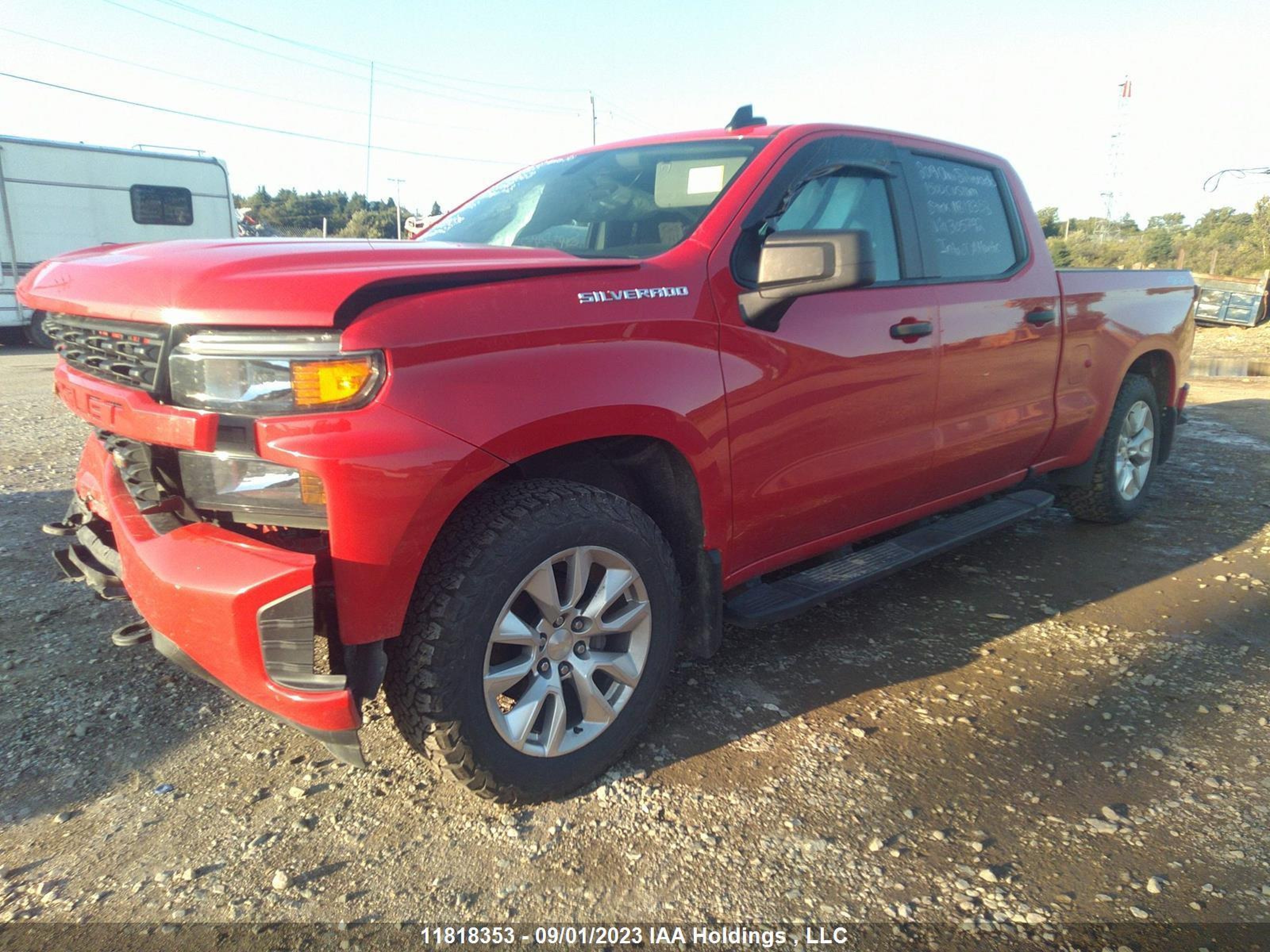 Photo 1 VIN: 1GCUYBEF2KZ305792 - CHEVROLET SILVERADO 