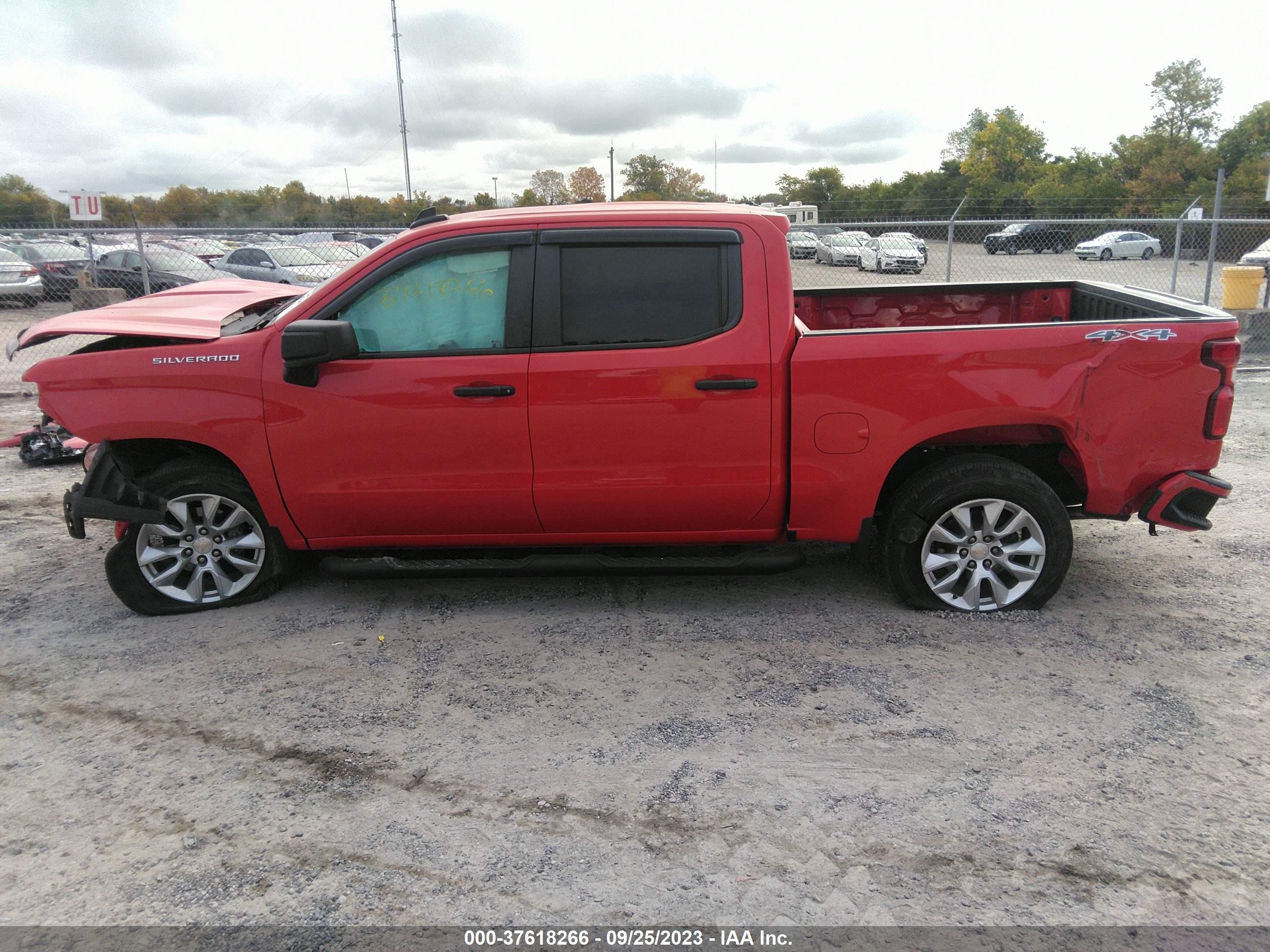 Photo 14 VIN: 1GCUYBEF7KZ170356 - CHEVROLET SILVERADO 