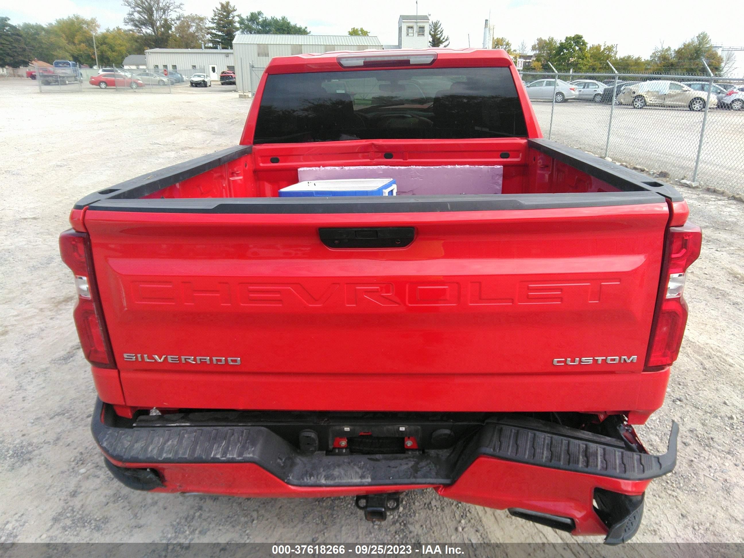 Photo 16 VIN: 1GCUYBEF7KZ170356 - CHEVROLET SILVERADO 