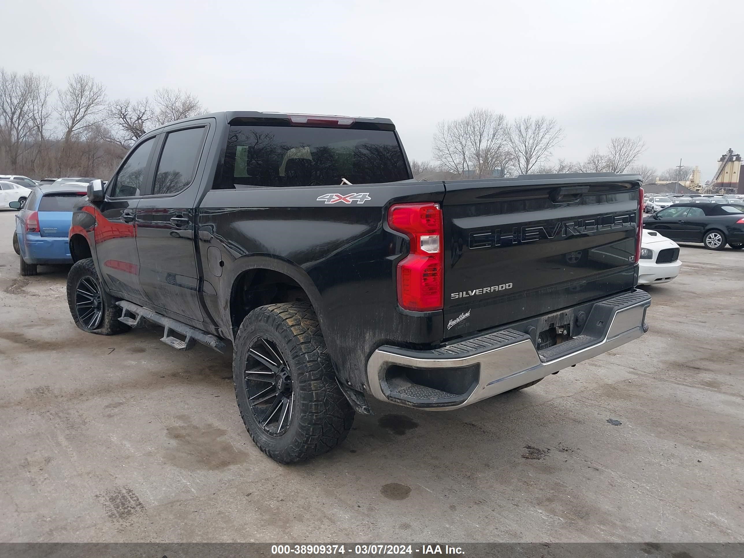 Photo 2 VIN: 1GCUYDED3LZ129637 - CHEVROLET SILVERADO 