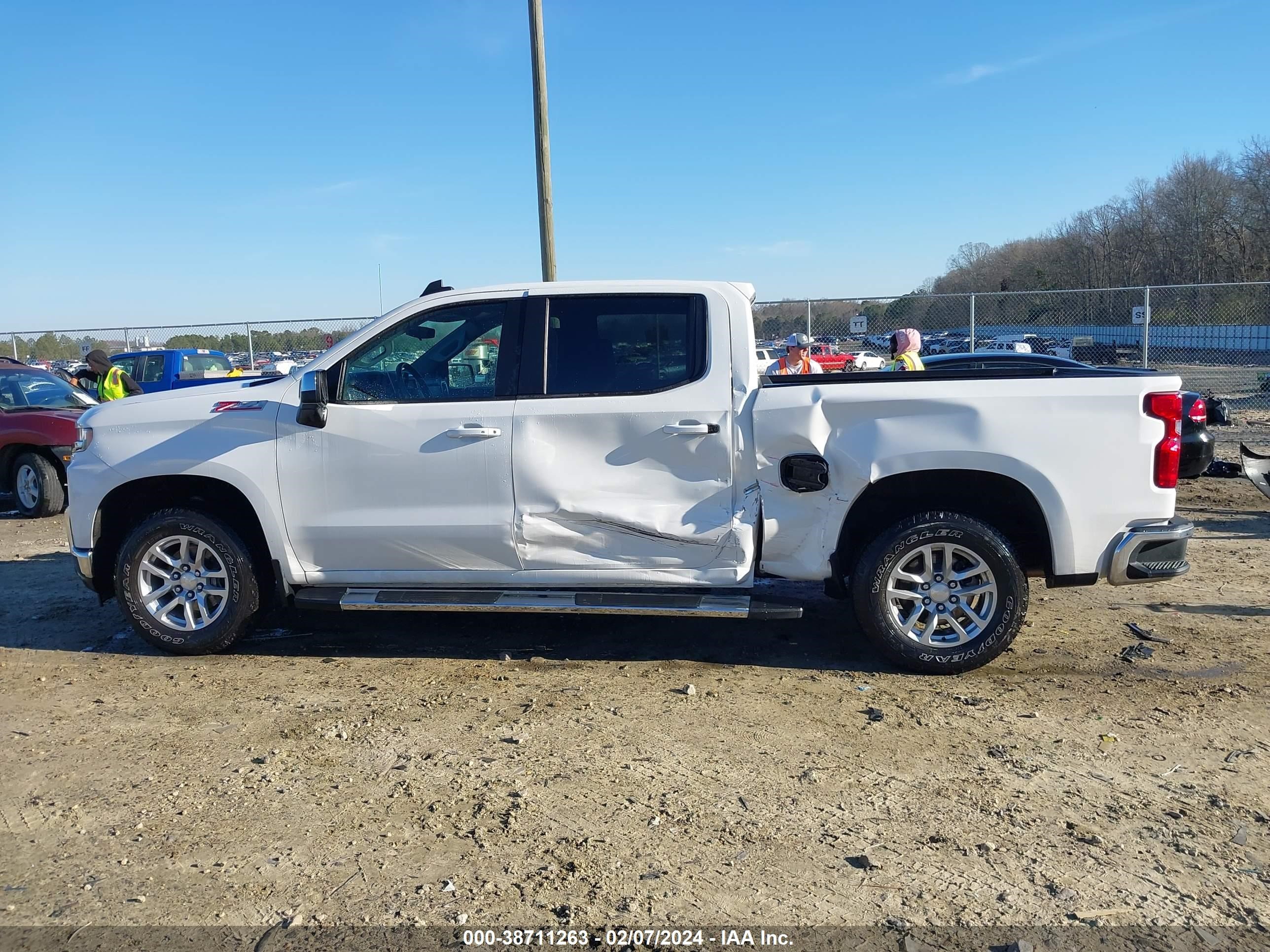 Photo 13 VIN: 1GCUYDED4LZ342399 - CHEVROLET SILVERADO 