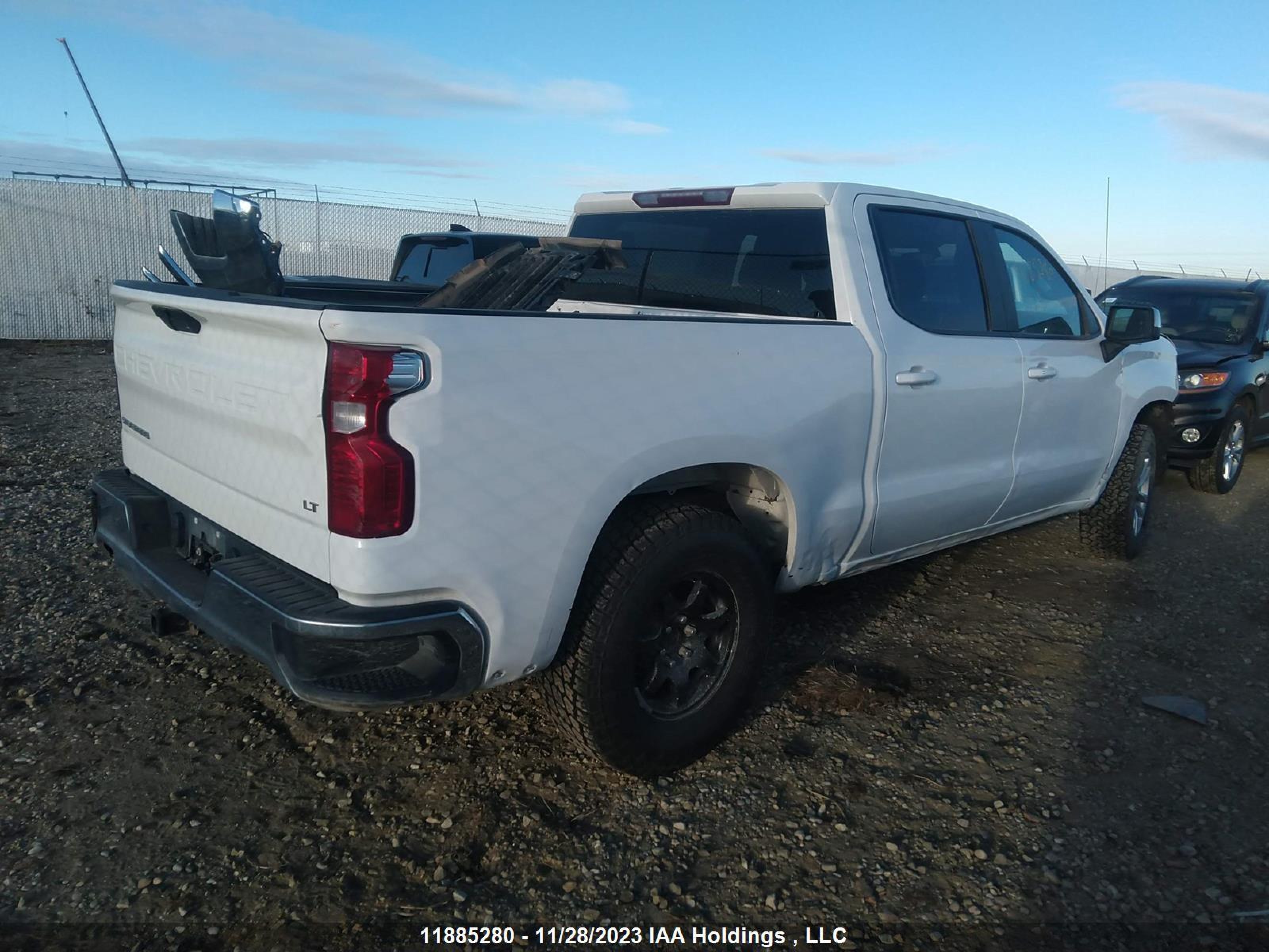 Photo 3 VIN: 1GCUYDED5LZ203978 - CHEVROLET SILVERADO 