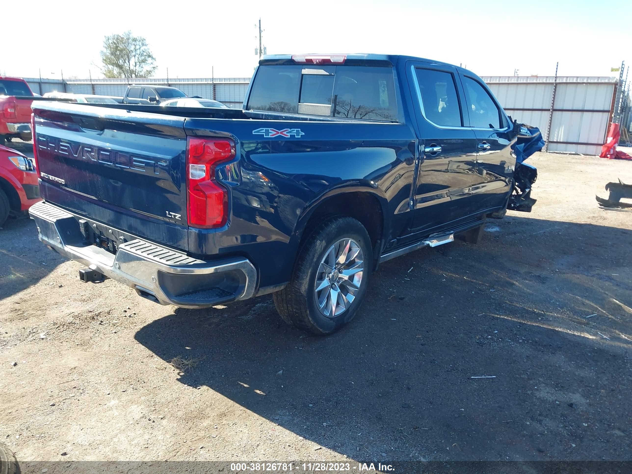 Photo 3 VIN: 1GCUYGEL5MZ144487 - CHEVROLET SILVERADO 