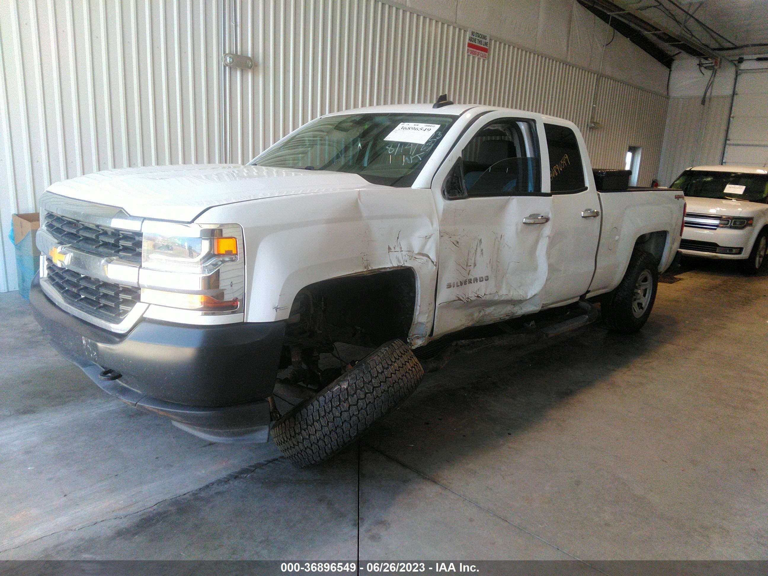 Photo 1 VIN: 1GCVKNEC0HZ329899 - CHEVROLET SILVERADO 