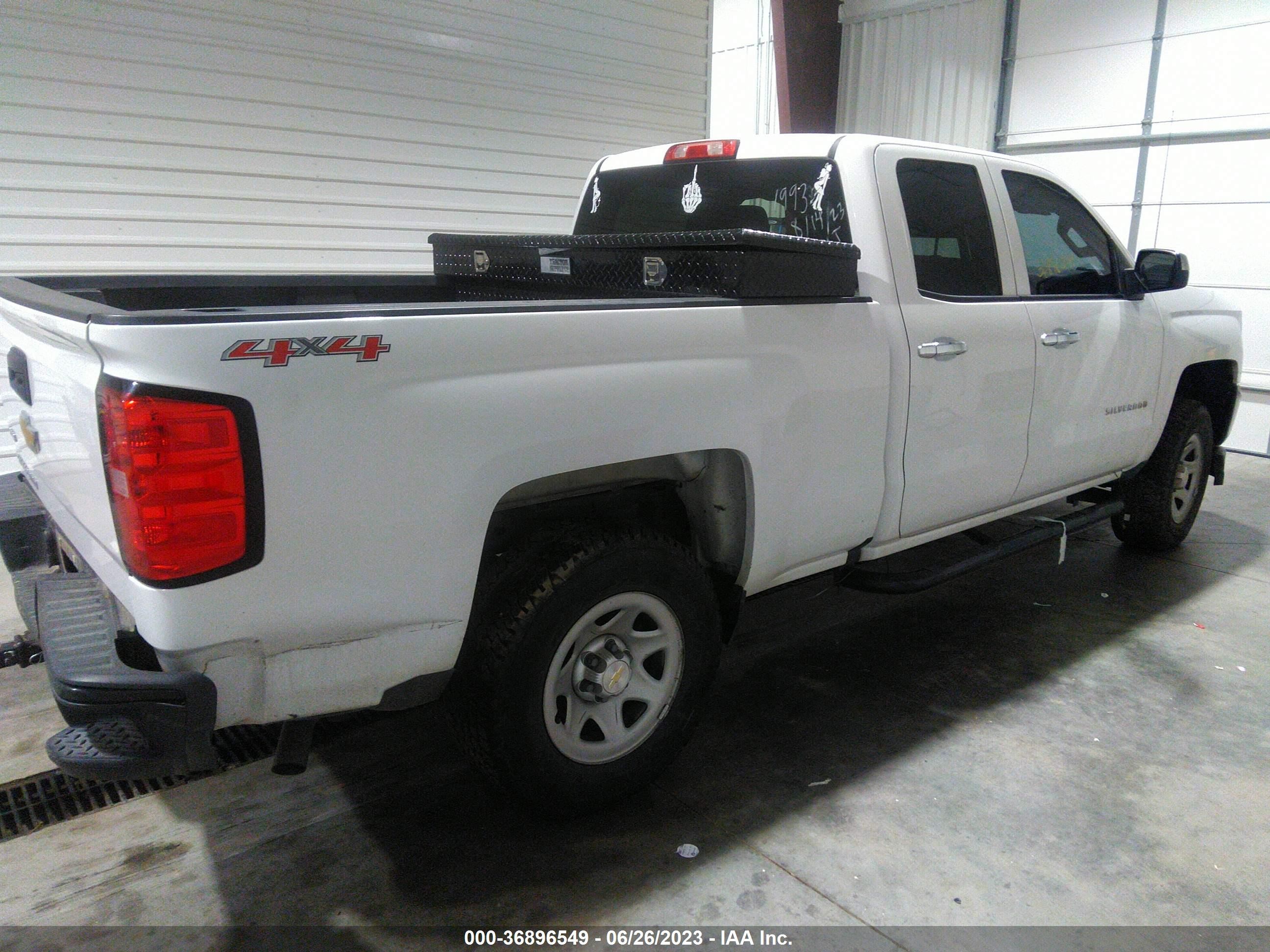 Photo 3 VIN: 1GCVKNEC0HZ329899 - CHEVROLET SILVERADO 