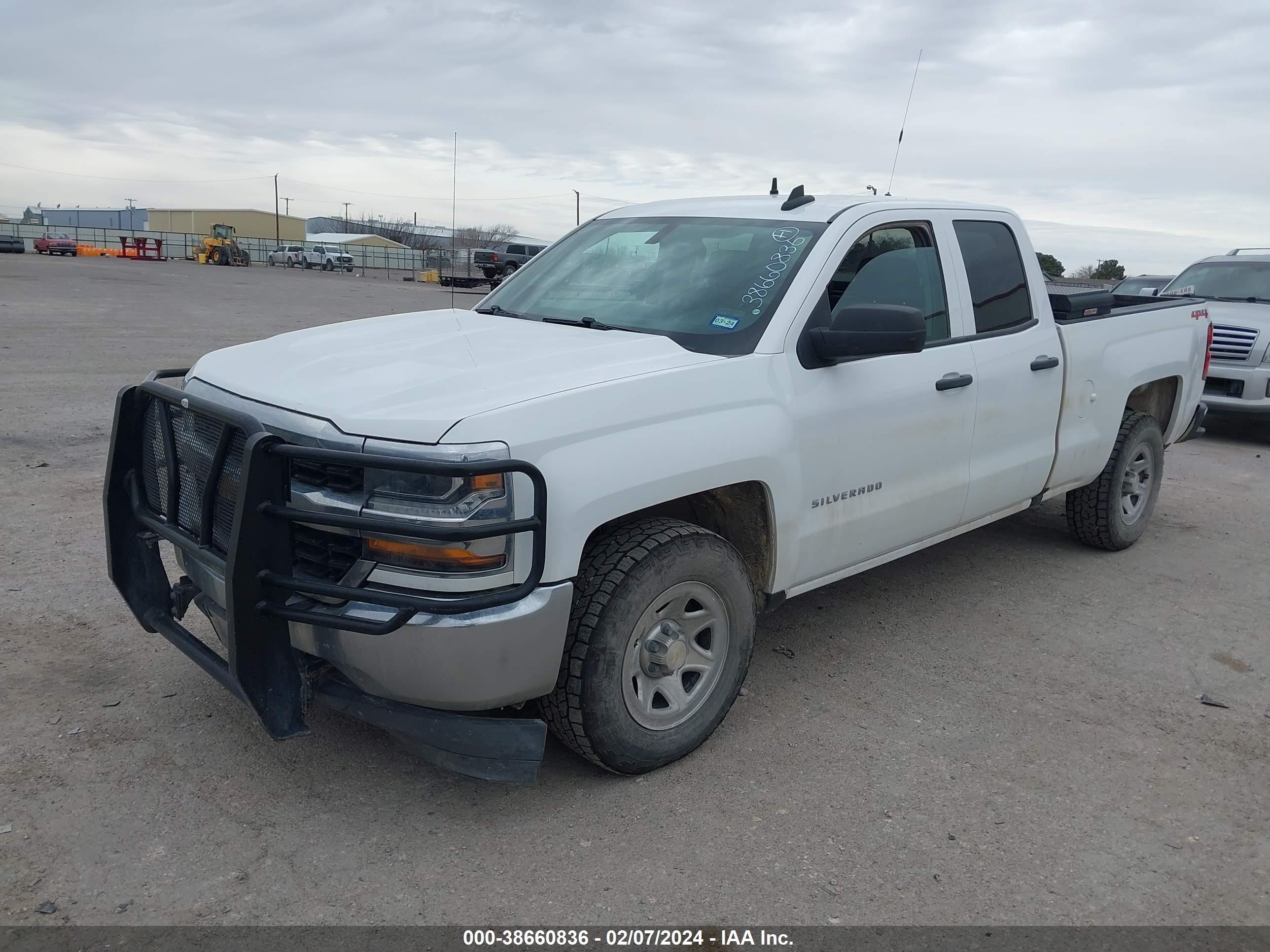 Photo 1 VIN: 1GCVKNEC0JZ236919 - CHEVROLET SILVERADO 