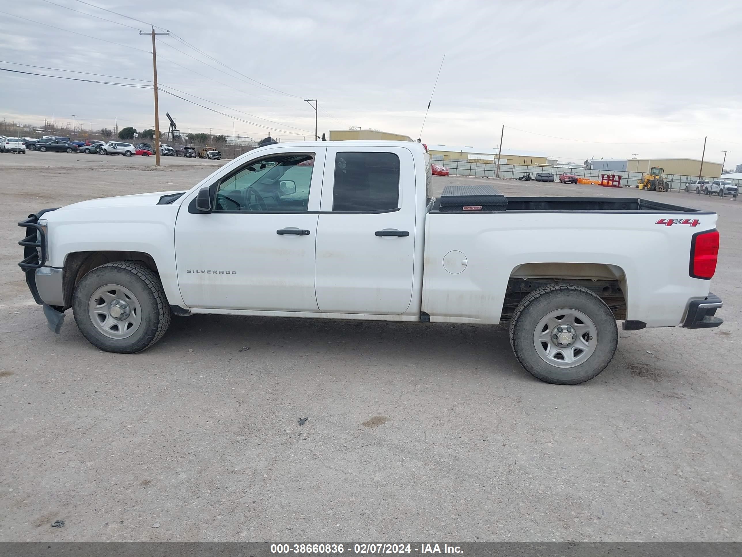 Photo 13 VIN: 1GCVKNEC0JZ236919 - CHEVROLET SILVERADO 