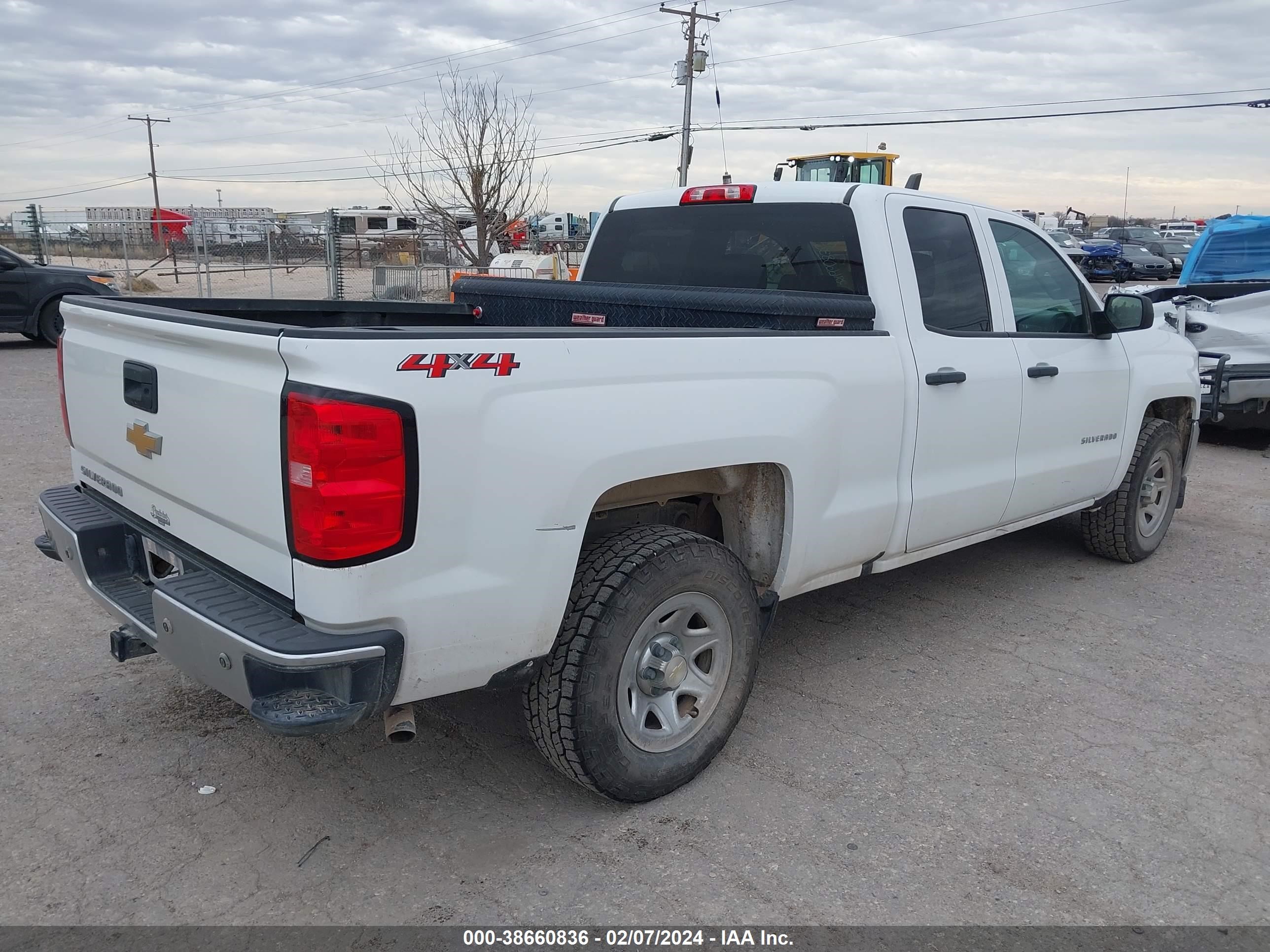 Photo 3 VIN: 1GCVKNEC0JZ236919 - CHEVROLET SILVERADO 