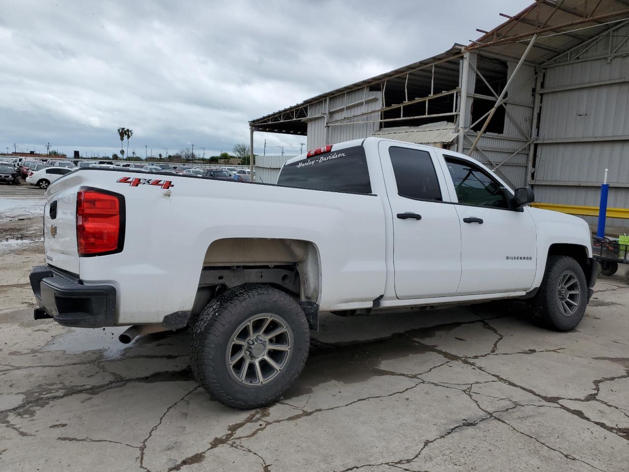 Photo 2 VIN: 1GCVKNEC3JZ198229 - CHEVROLET SILVERADO 