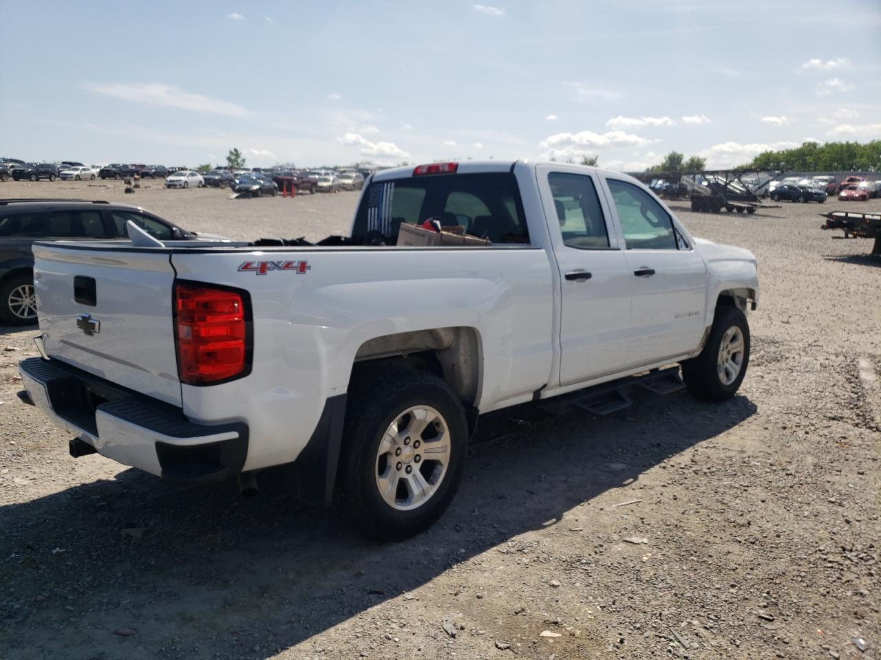 Photo 2 VIN: 1GCVKNEC7HZ327390 - CHEVROLET SILVERADO 