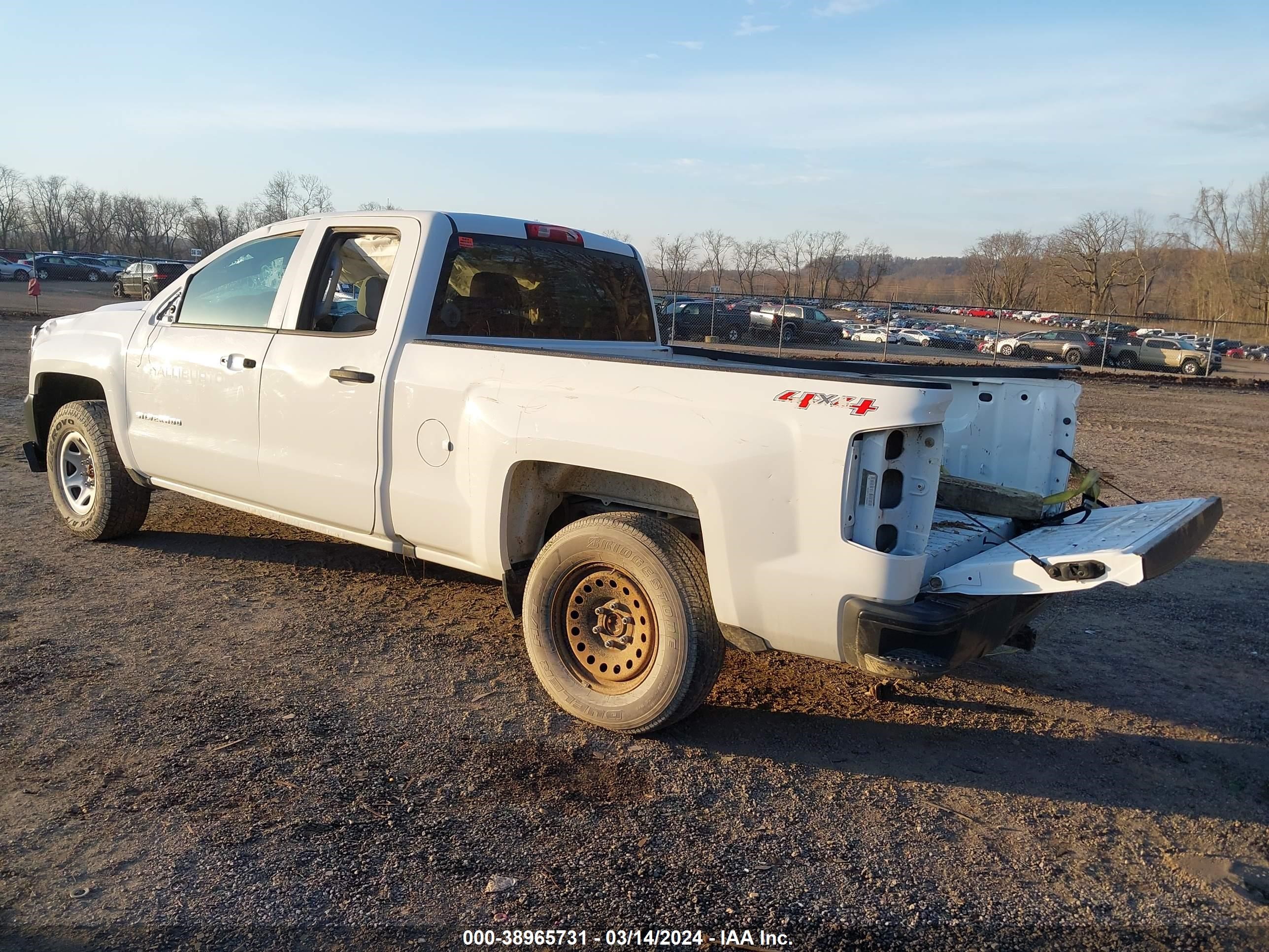 Photo 2 VIN: 1GCVKNEC8HZ276966 - CHEVROLET SILVERADO 1500 