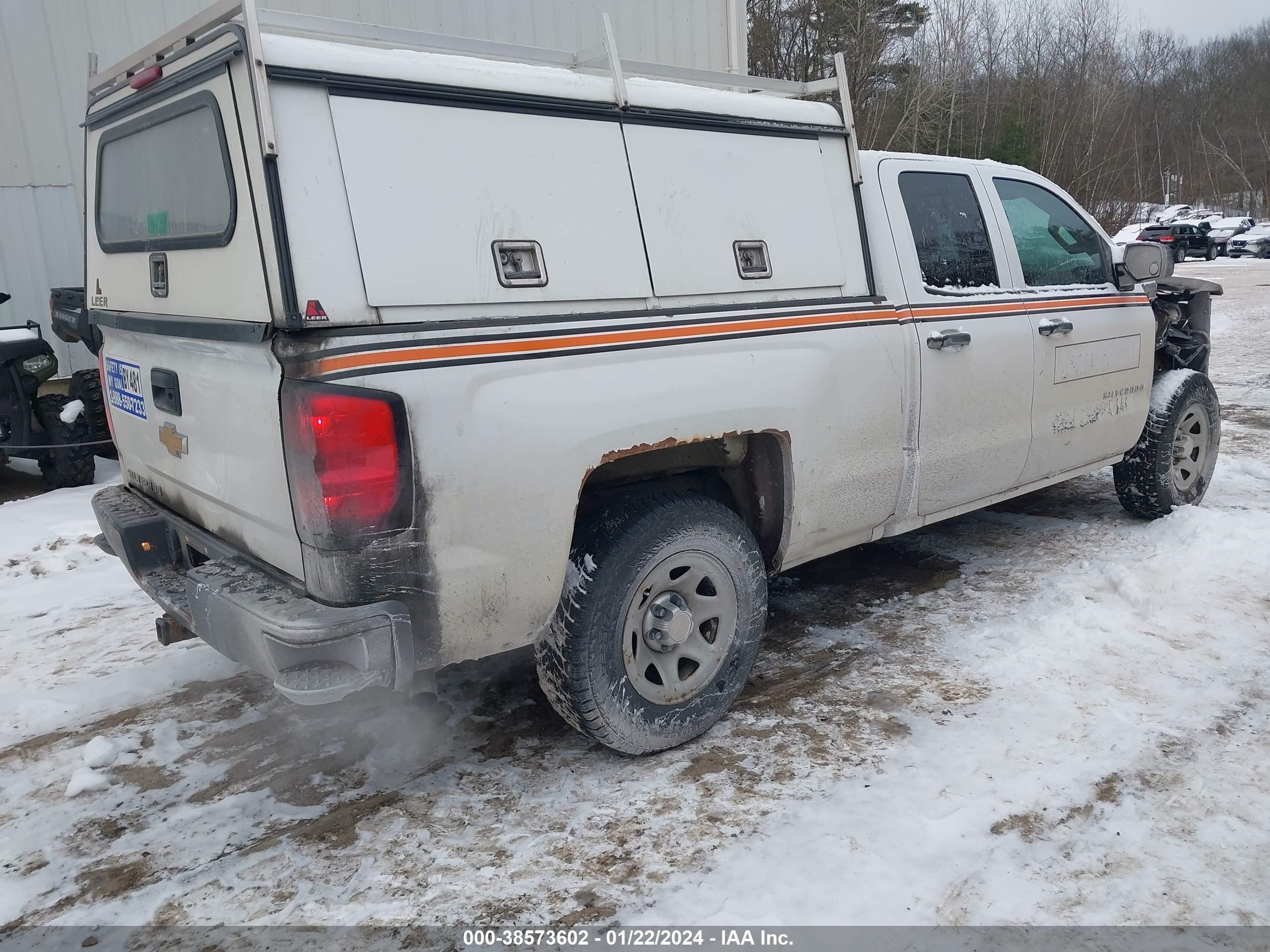 Photo 3 VIN: 1GCVKNEC9HZ130298 - CHEVROLET SILVERADO 