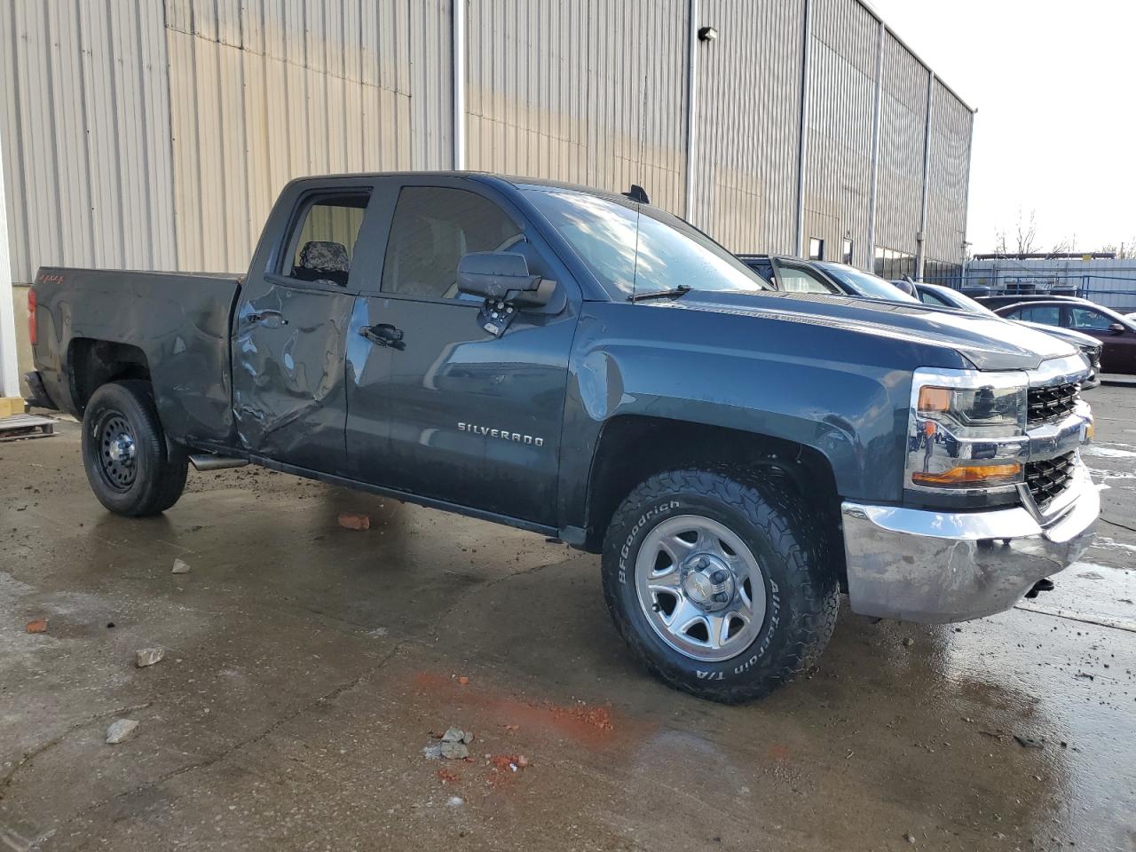 Photo 3 VIN: 1GCVKNEH6JZ112942 - CHEVROLET SILVERADO 