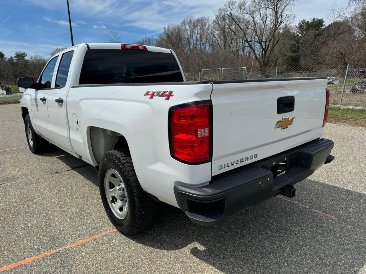 Photo 2 VIN: 1GCVKNEH9HZ165757 - CHEVROLET SILVERADO 