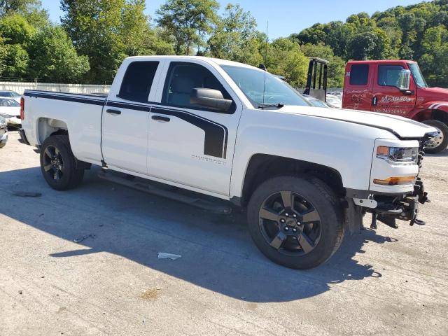 Photo 3 VIN: 1GCVKPEC2JZ320199 - CHEVROLET SILVERADO 