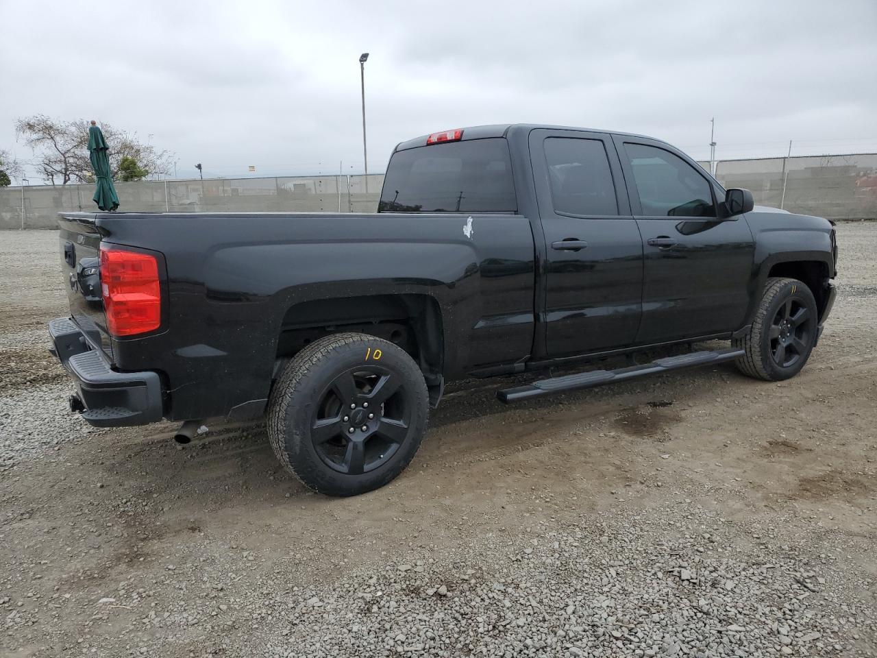 Photo 2 VIN: 1GCVKPEC4JZ150993 - CHEVROLET SILVERADO 