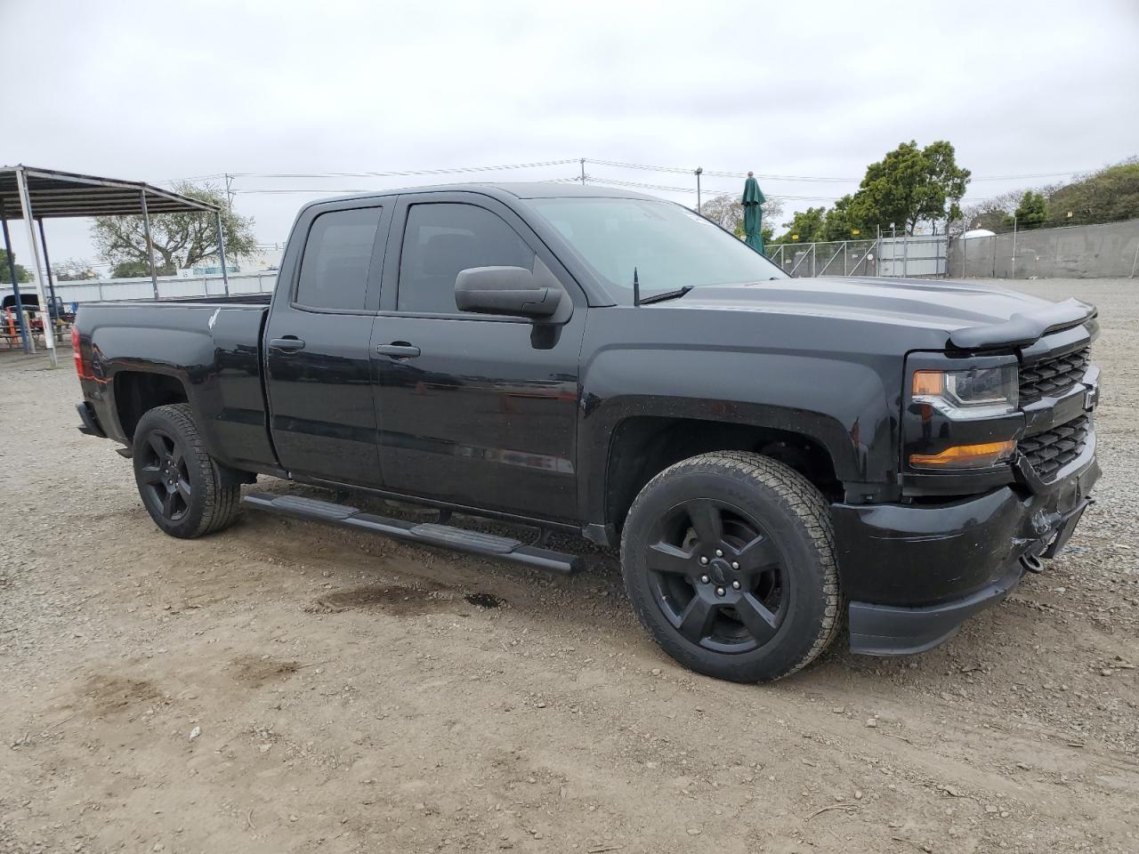 Photo 3 VIN: 1GCVKPEC4JZ150993 - CHEVROLET SILVERADO 