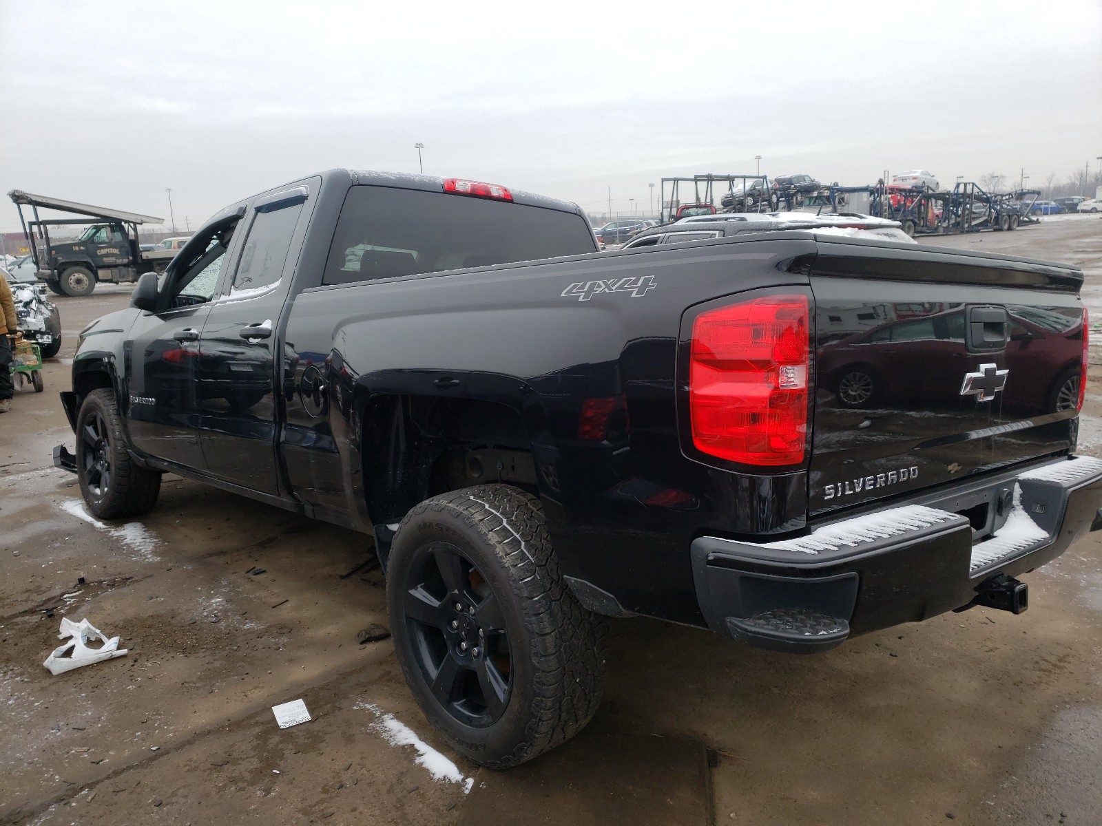 Photo 2 VIN: 1GCVKPEC9HZ400769 - CHEVROLET SILVERADO 