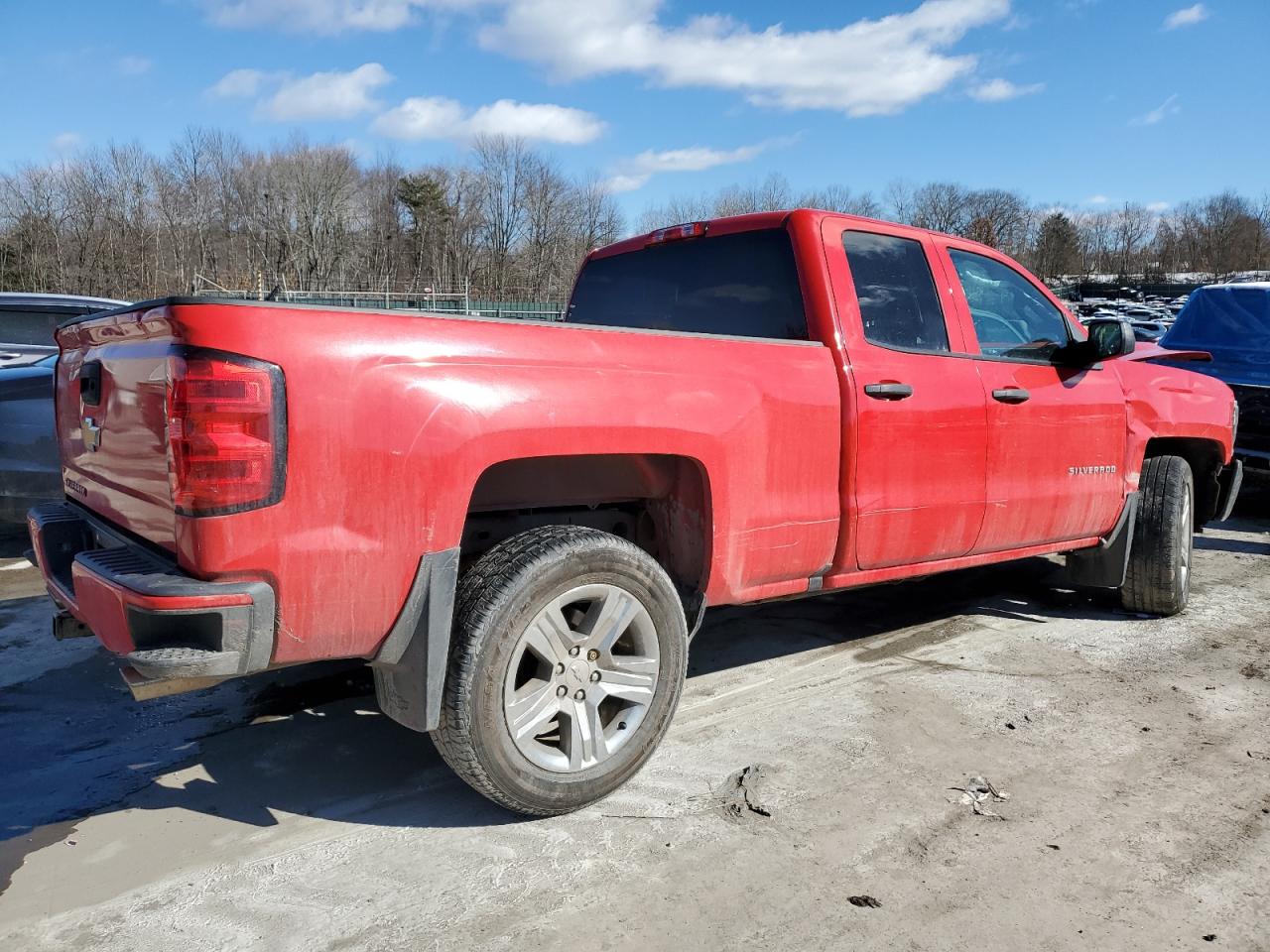 Photo 2 VIN: 1GCVKPEC9JZ271227 - CHEVROLET SILVERADO 