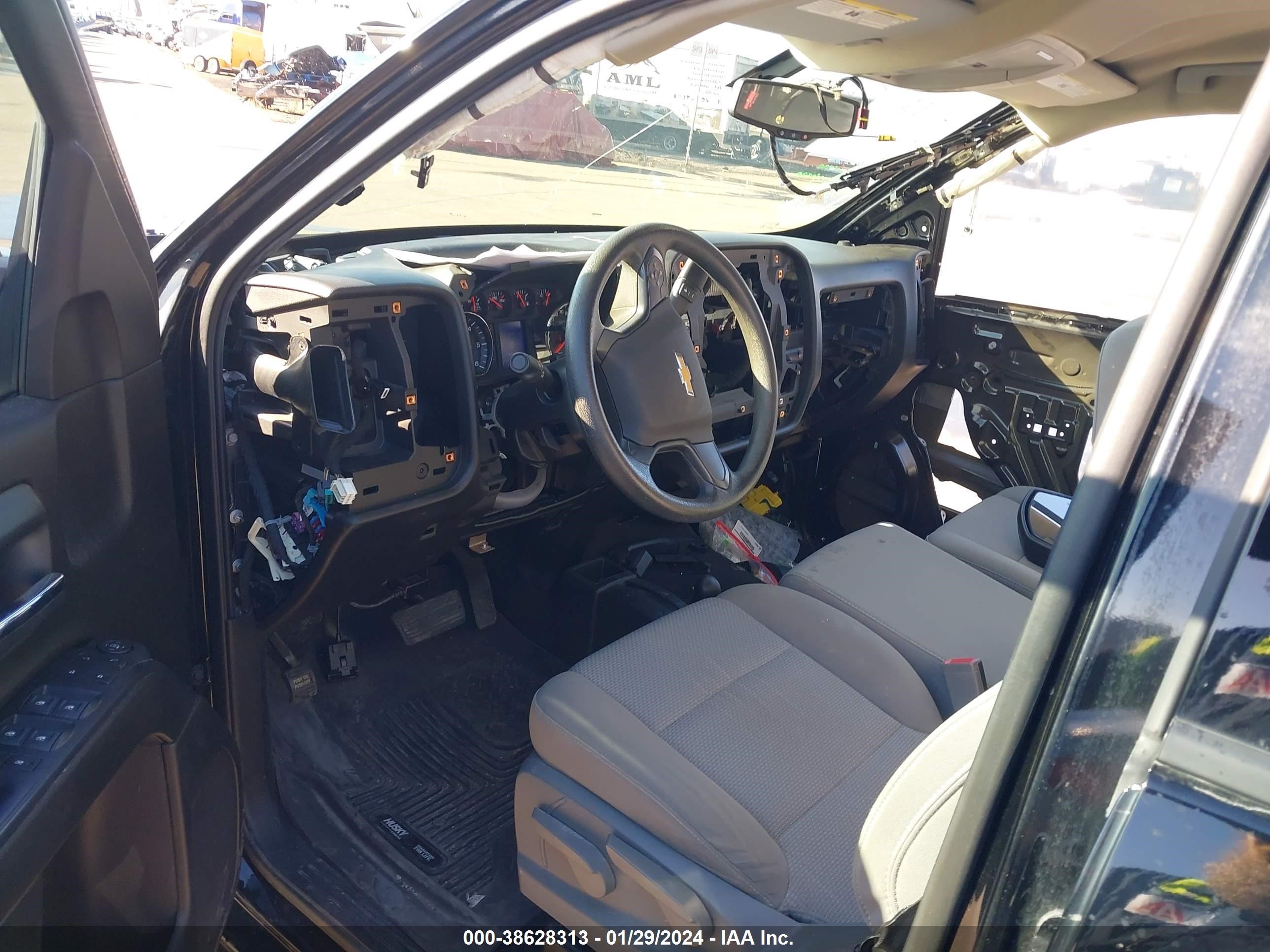 Photo 1 VIN: 1GCVKPEC9JZ359582 - CHEVROLET SILVERADO 