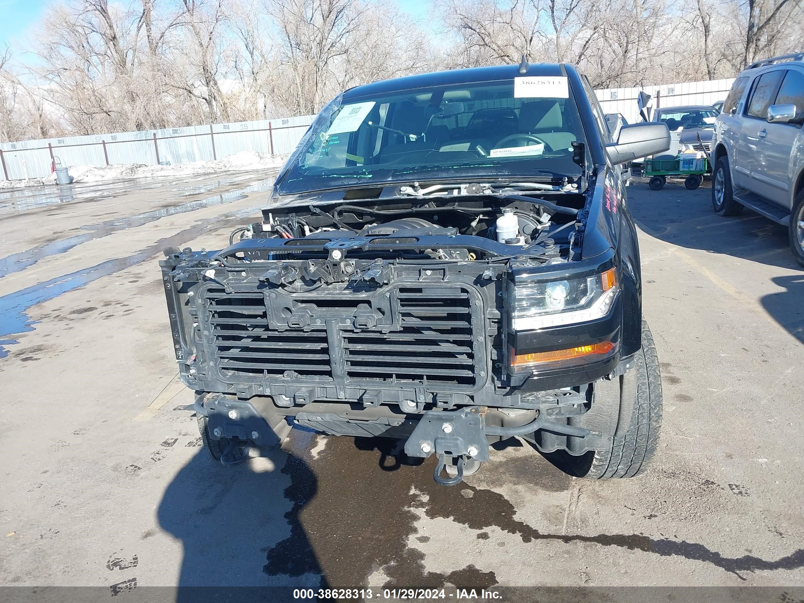 Photo 2 VIN: 1GCVKPEC9JZ359582 - CHEVROLET SILVERADO 