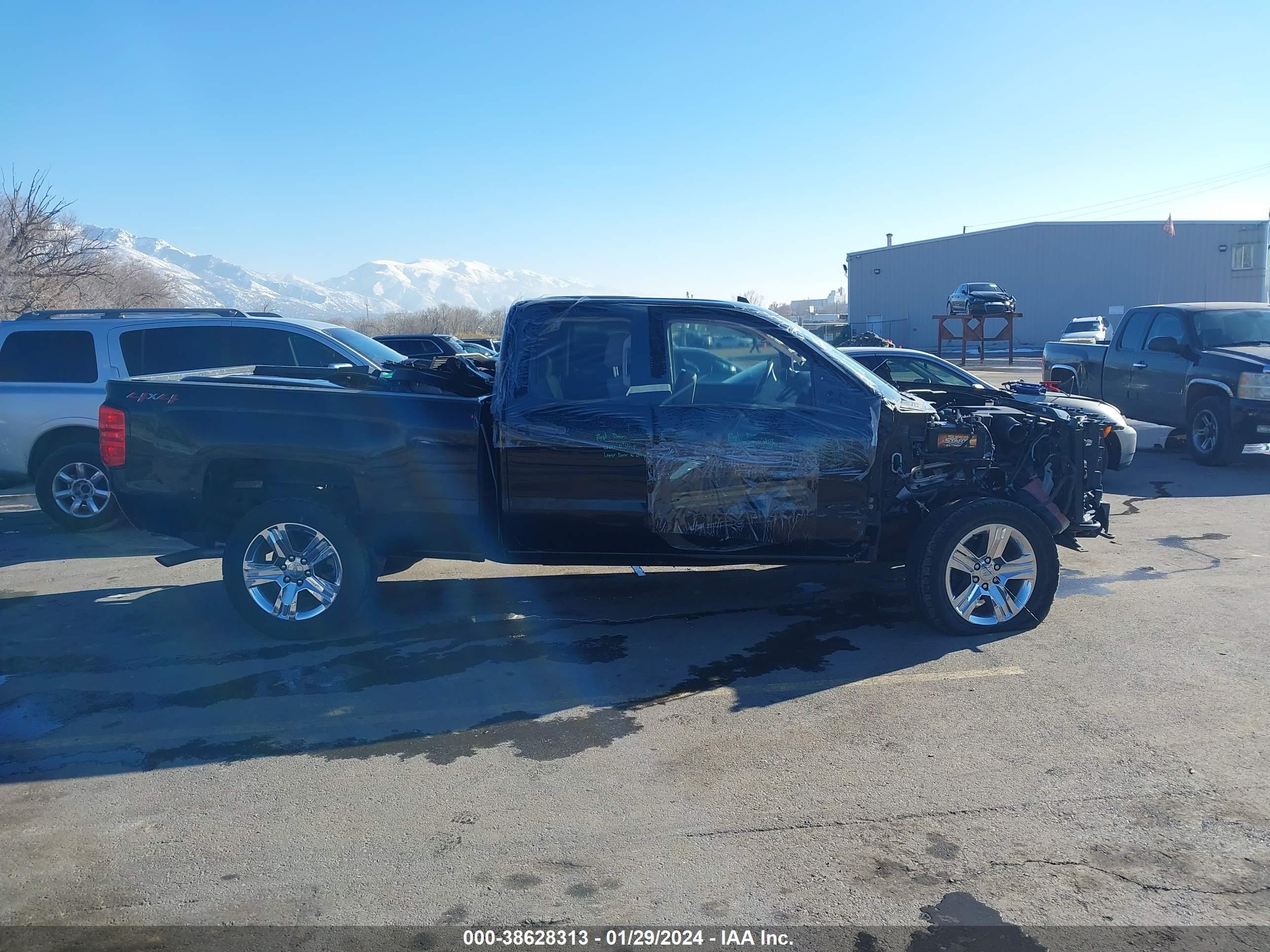 Photo 9 VIN: 1GCVKPEC9JZ359582 - CHEVROLET SILVERADO 