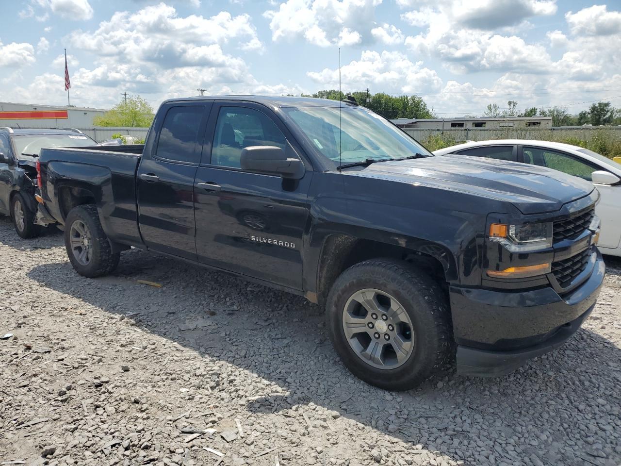 Photo 3 VIN: 1GCVKPEH2JZ112187 - CHEVROLET SILVERADO 