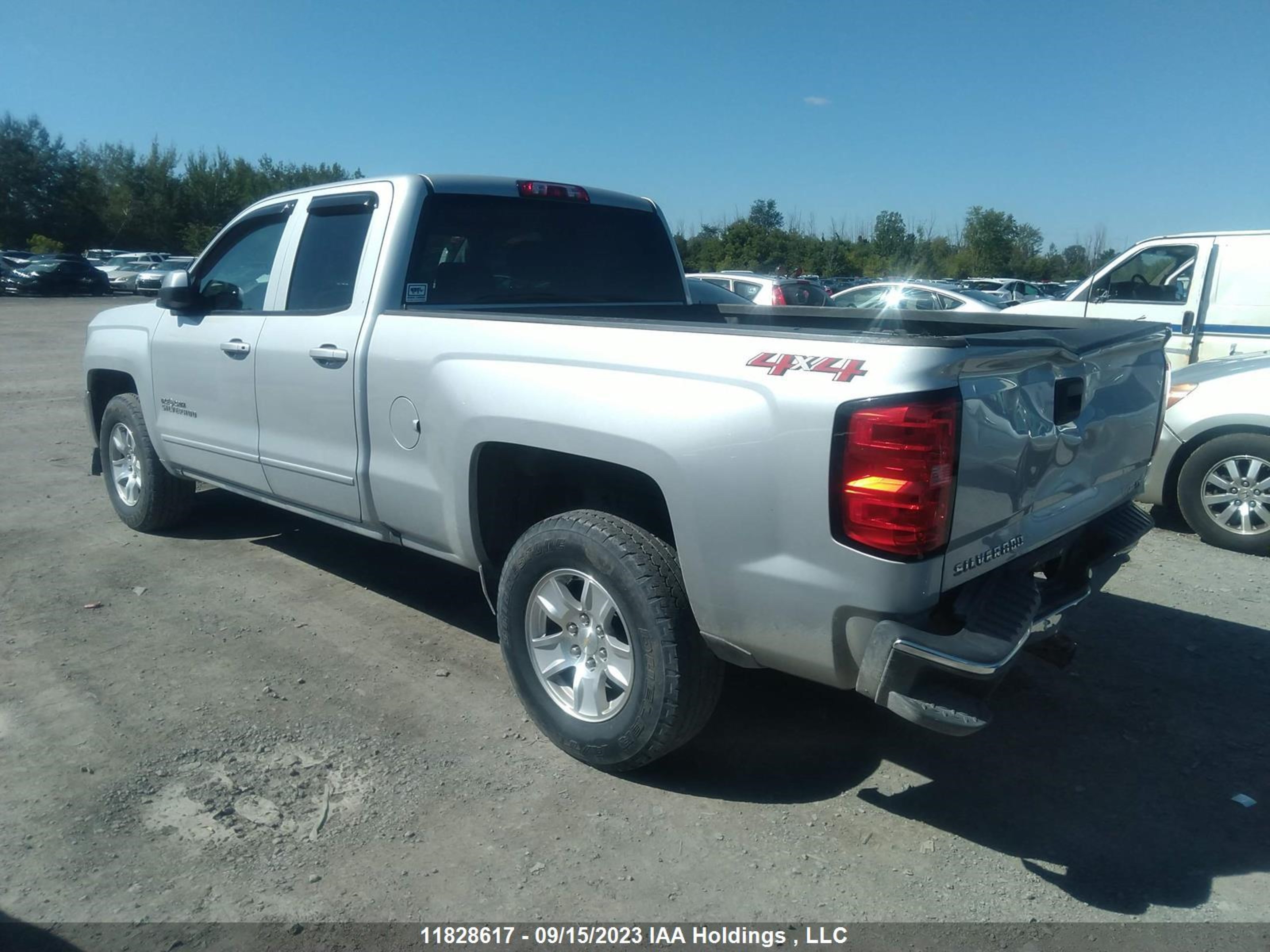 Photo 2 VIN: 1GCVKREC0JZ104752 - CHEVROLET SILVERADO 