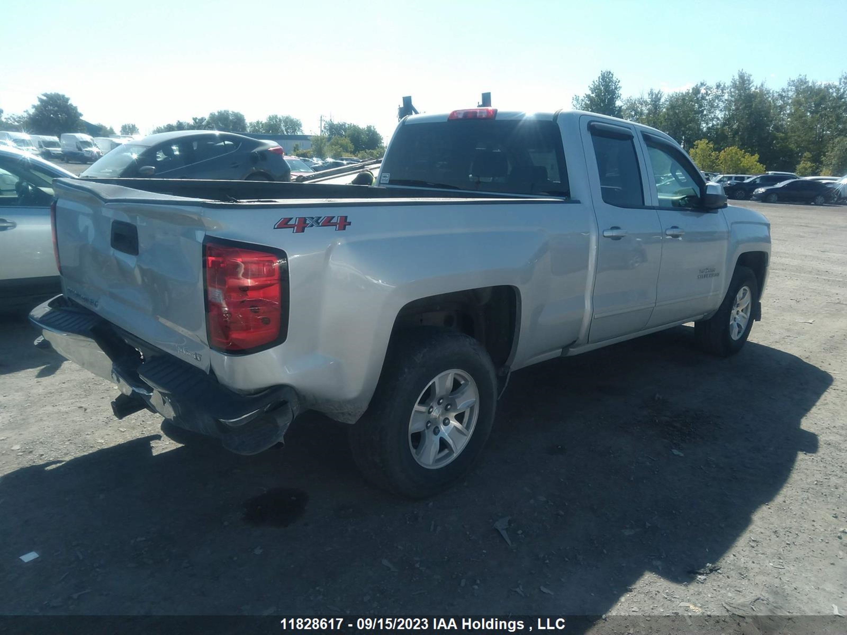 Photo 3 VIN: 1GCVKREC0JZ104752 - CHEVROLET SILVERADO 