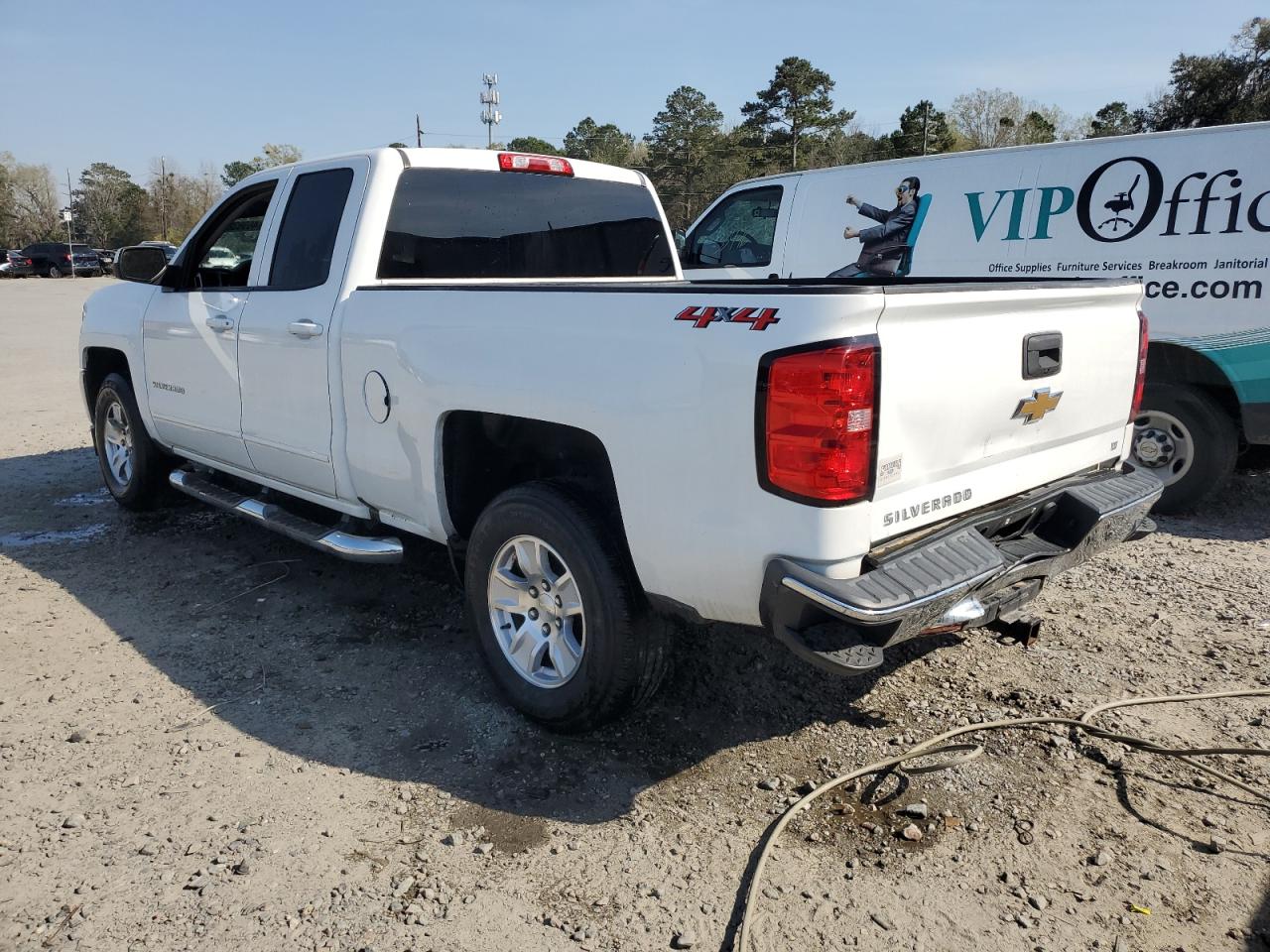 Photo 1 VIN: 1GCVKREC1JZ172901 - CHEVROLET SILVERADO 