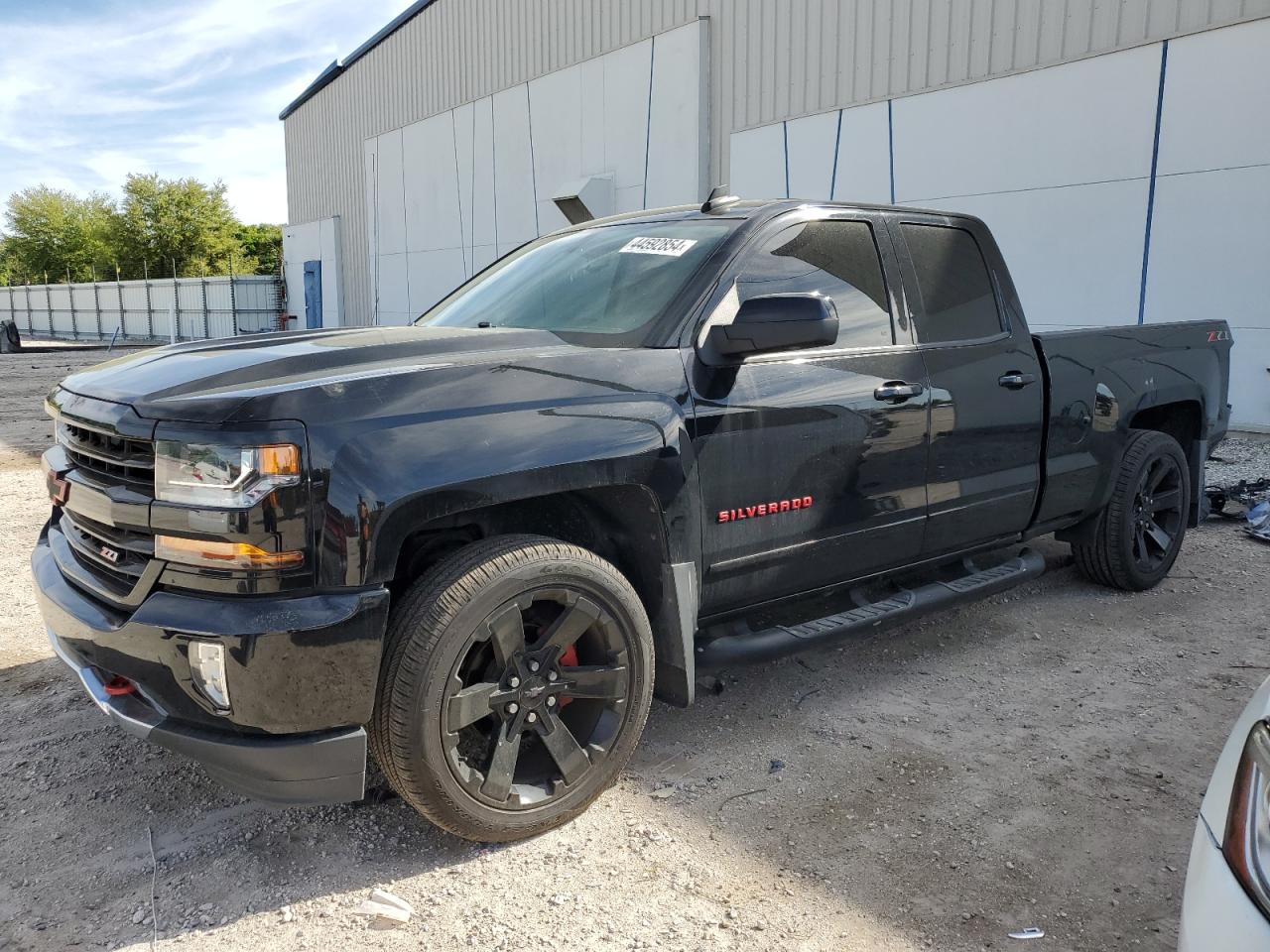 Photo 0 VIN: 1GCVKREC2JZ105353 - CHEVROLET SILVERADO 