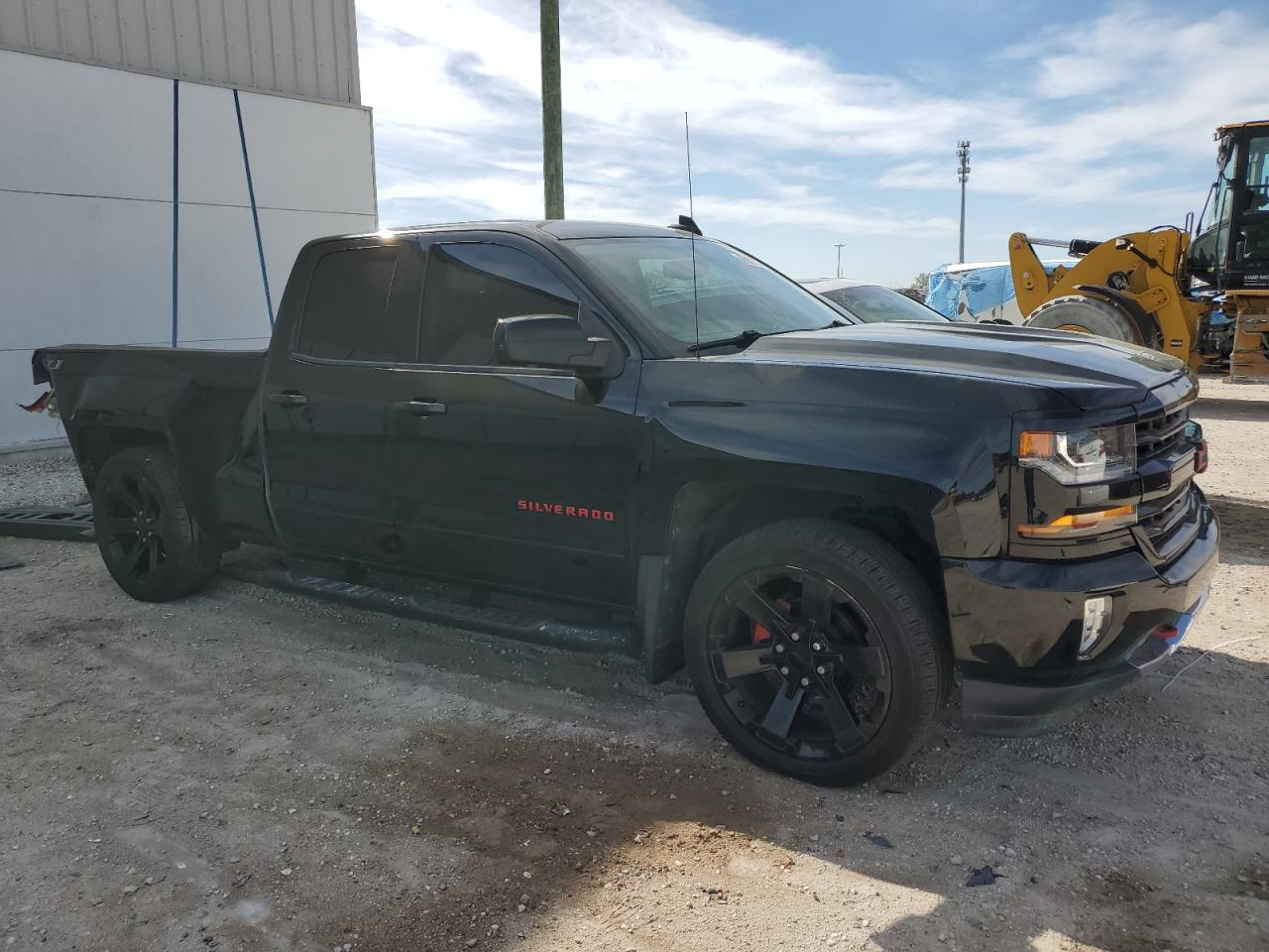 Photo 3 VIN: 1GCVKREC2JZ105353 - CHEVROLET SILVERADO 