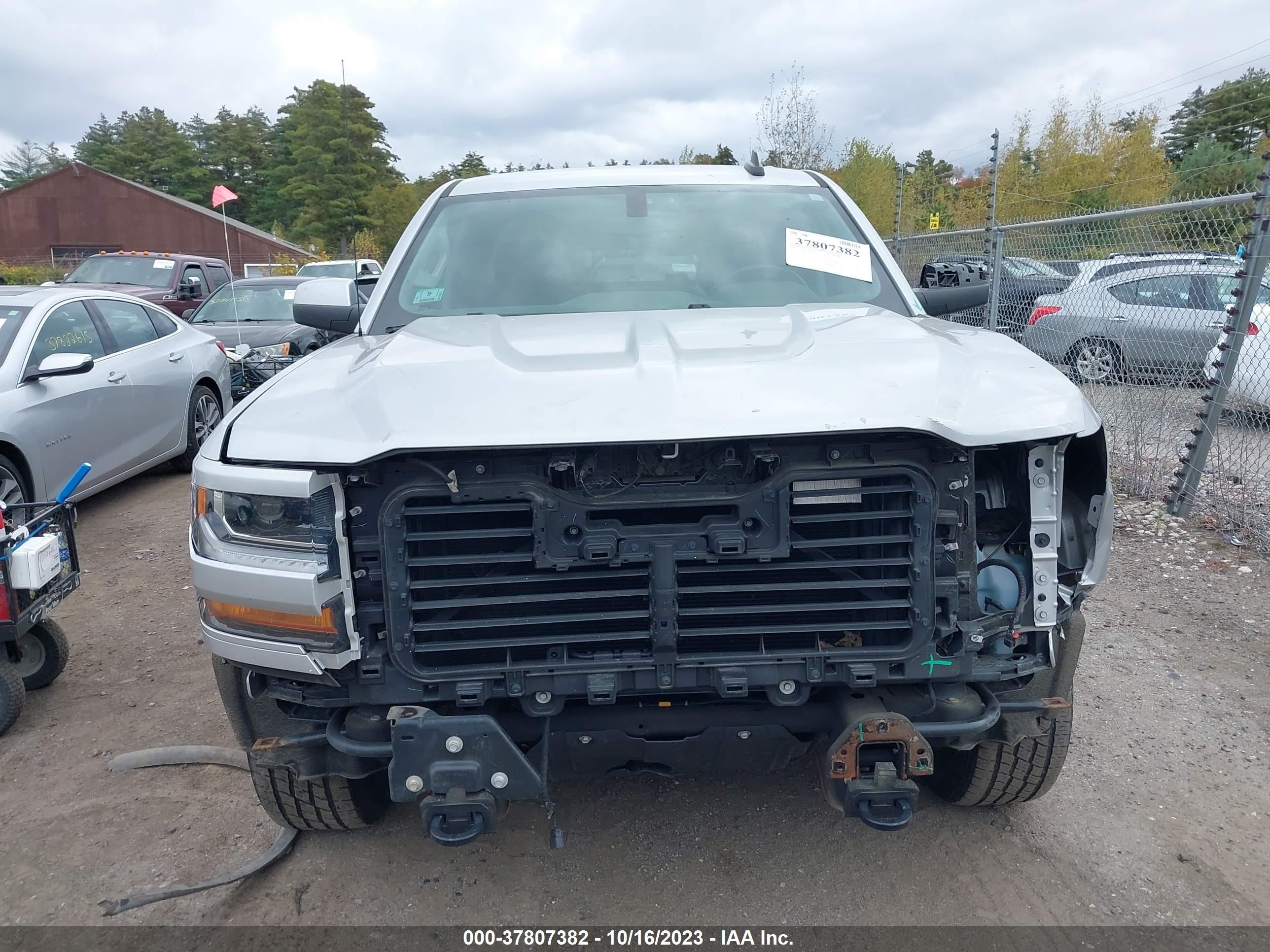 Photo 12 VIN: 1GCVKREC2JZ200740 - CHEVROLET SILVERADO 