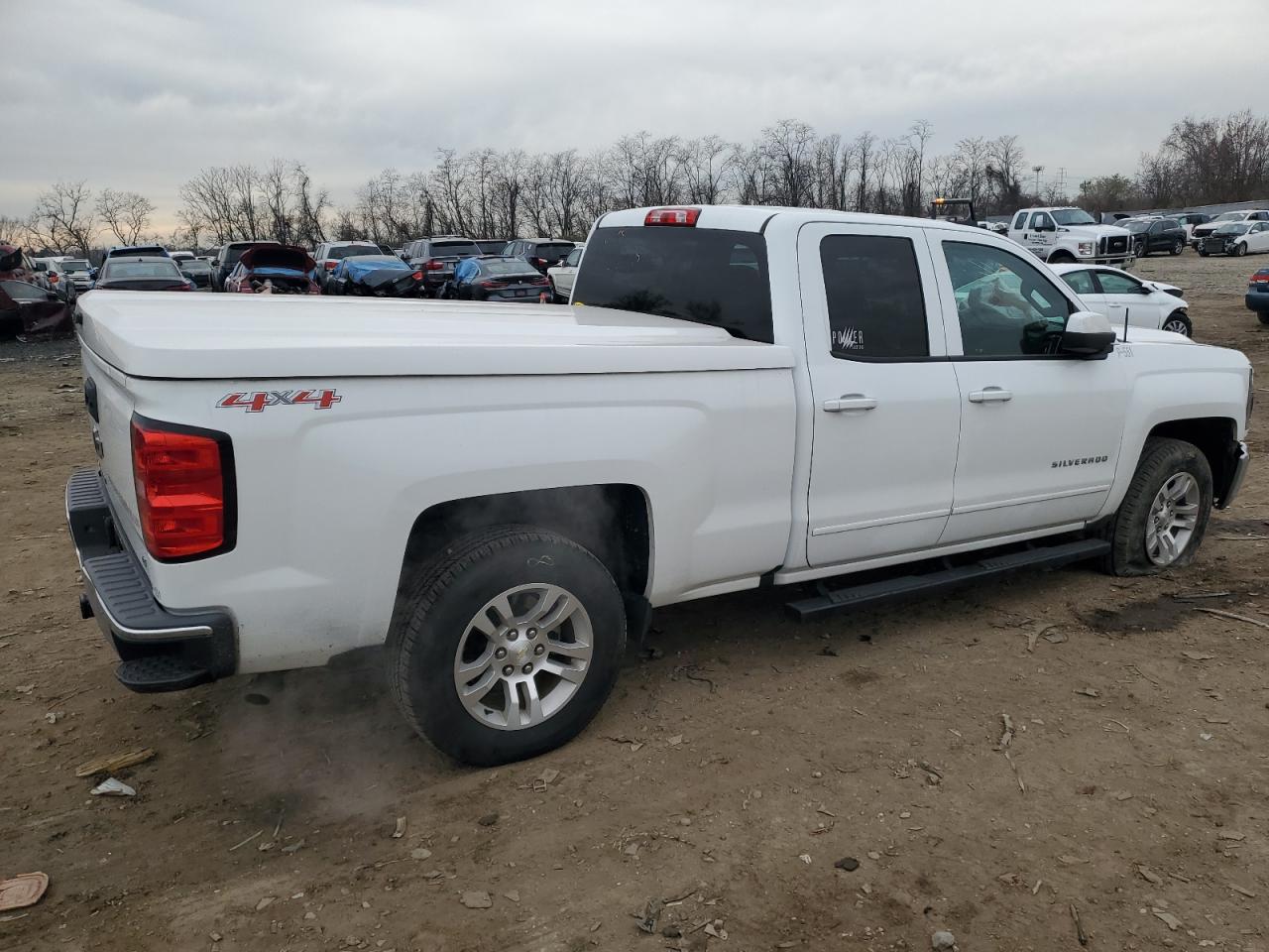 Photo 2 VIN: 1GCVKREC3HZ106151 - CHEVROLET SILVERADO 