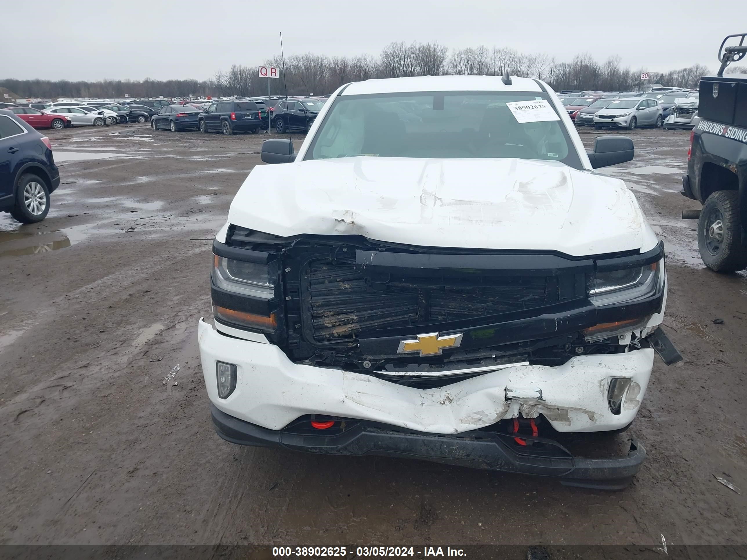 Photo 11 VIN: 1GCVKREC3JZ128799 - CHEVROLET SILVERADO 