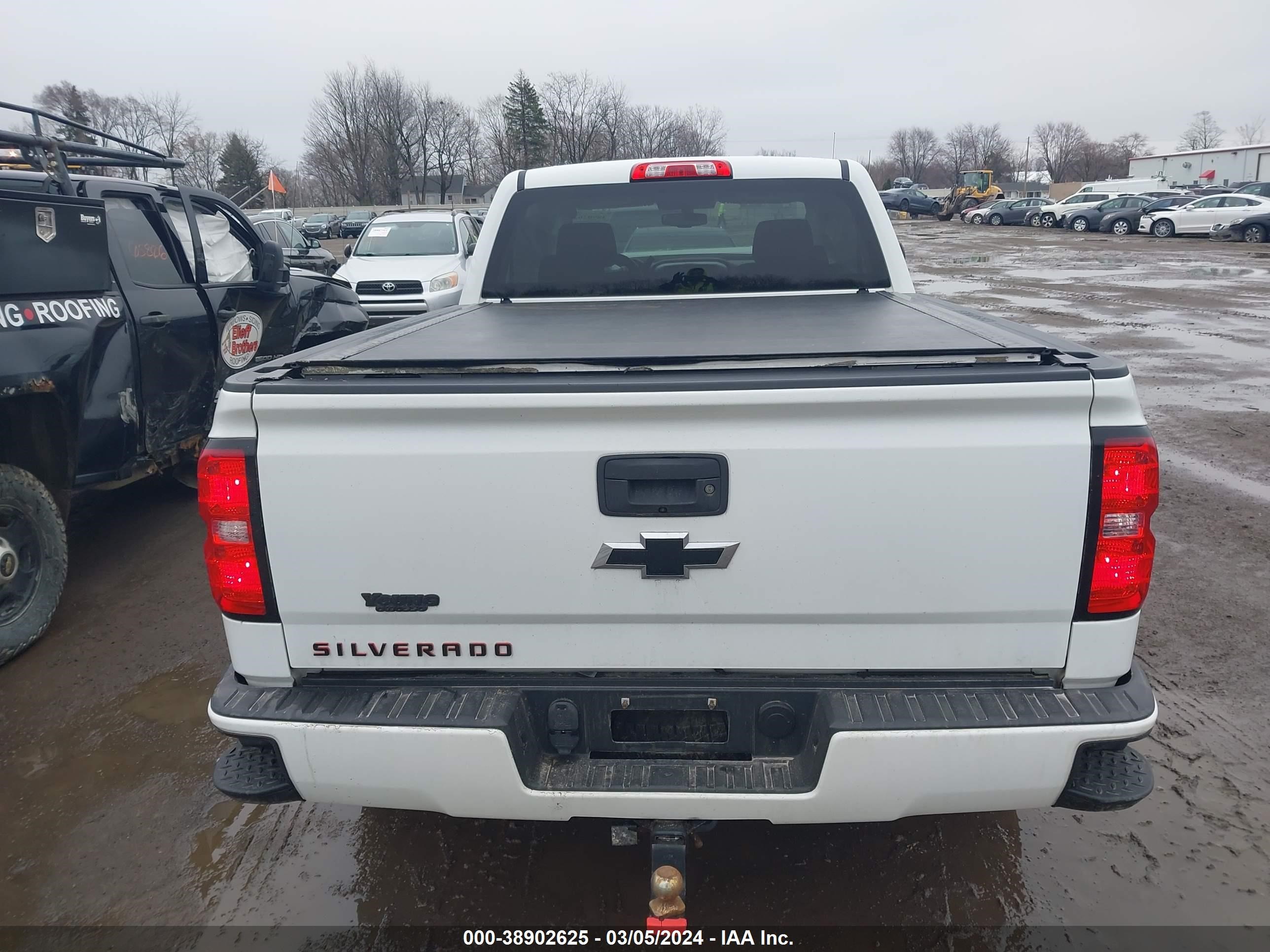 Photo 15 VIN: 1GCVKREC3JZ128799 - CHEVROLET SILVERADO 