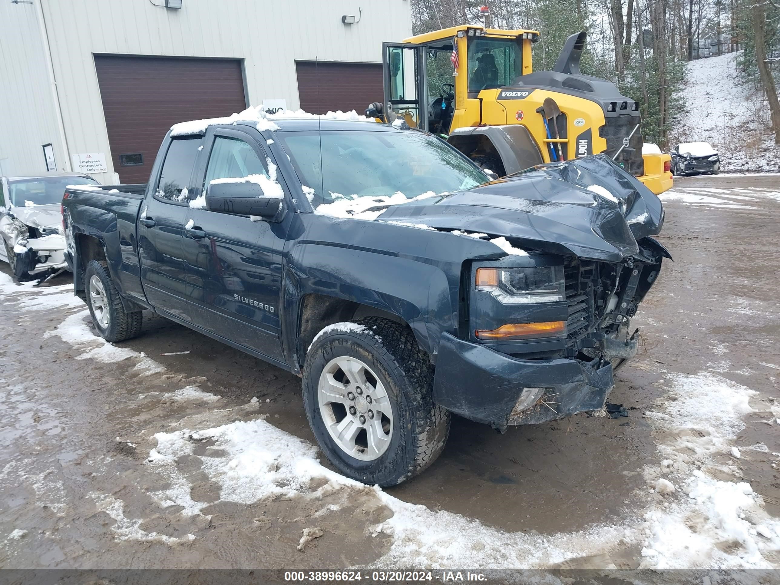 Photo 0 VIN: 1GCVKREC3JZ220513 - CHEVROLET SILVERADO 