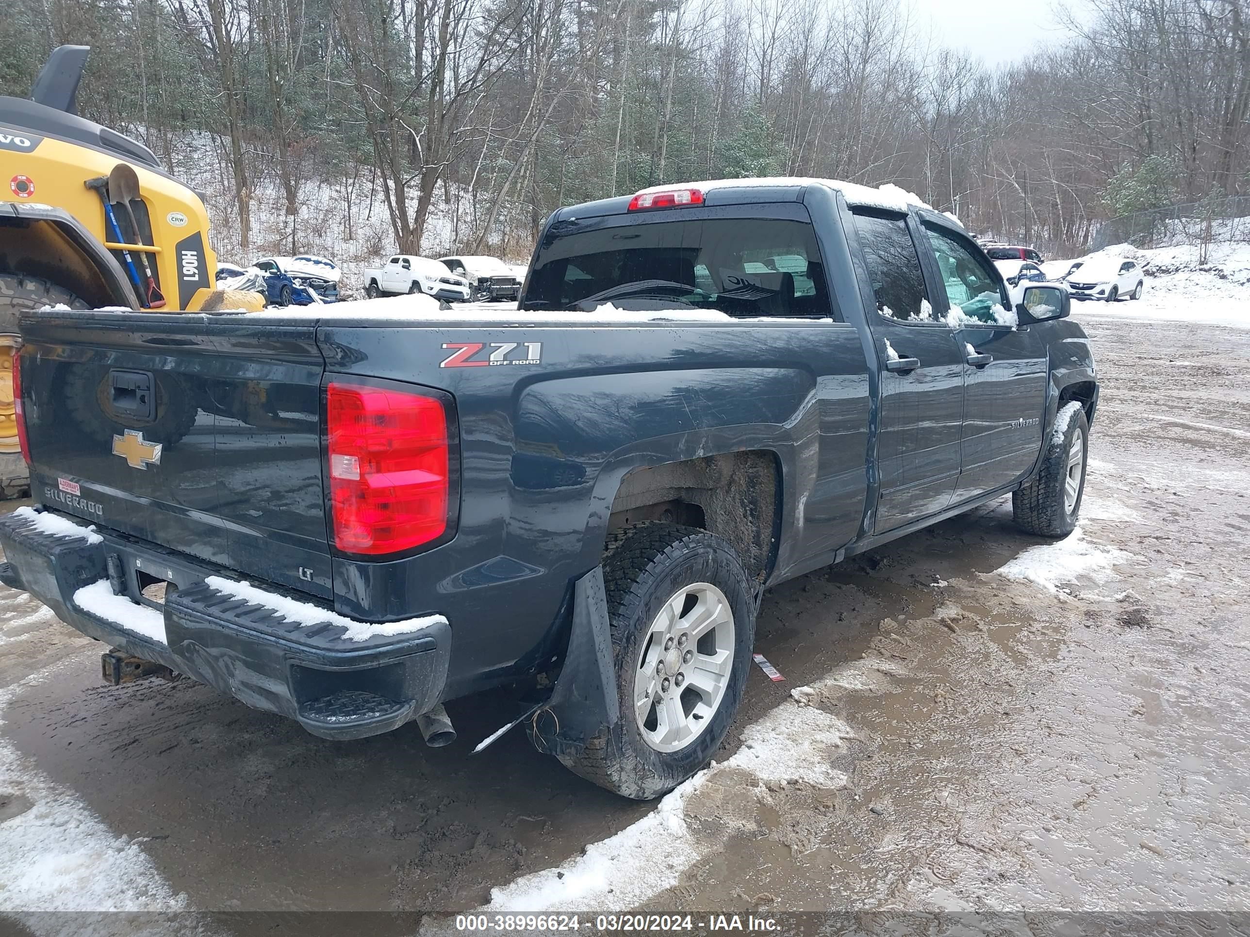 Photo 3 VIN: 1GCVKREC3JZ220513 - CHEVROLET SILVERADO 