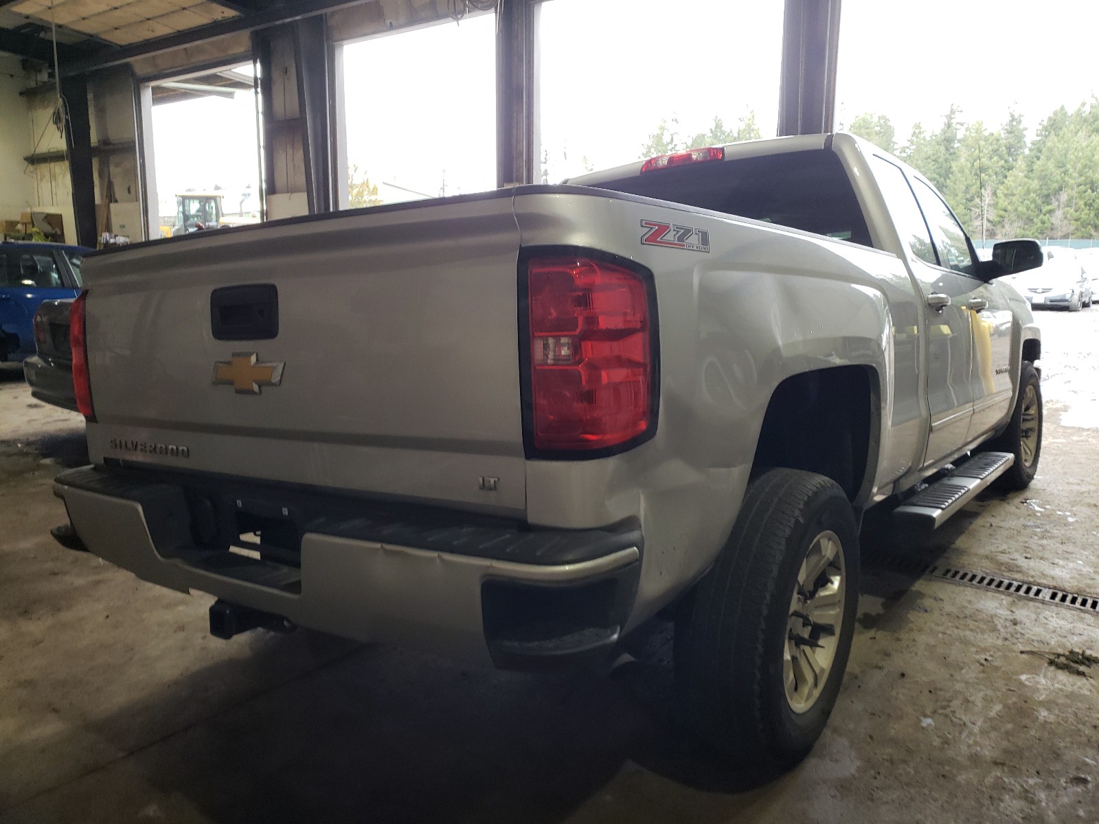 Photo 3 VIN: 1GCVKREC4HZ130135 - CHEVROLET SILVERADO 