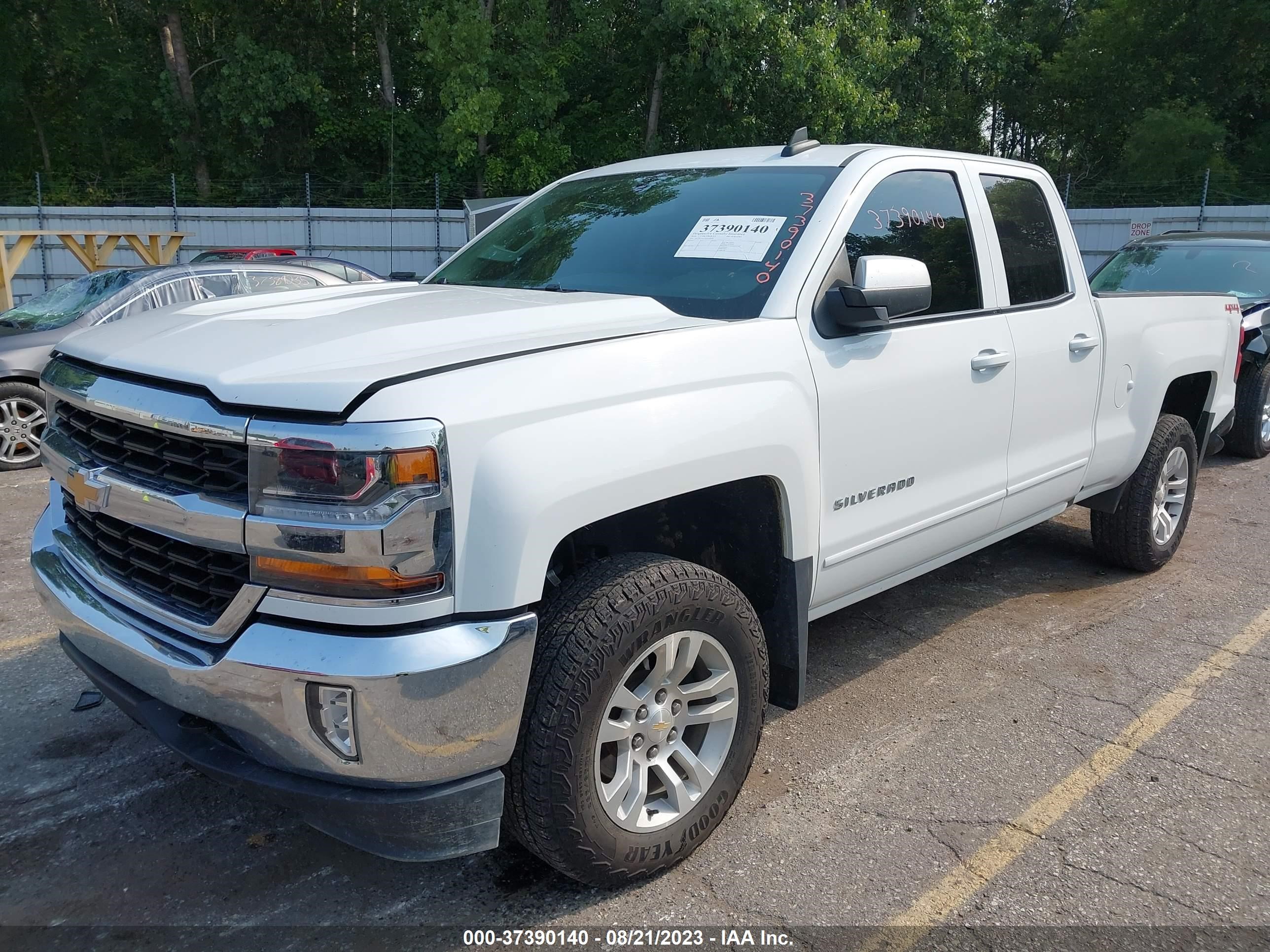 Photo 1 VIN: 1GCVKREC5GZ130949 - CHEVROLET SILVERADO 