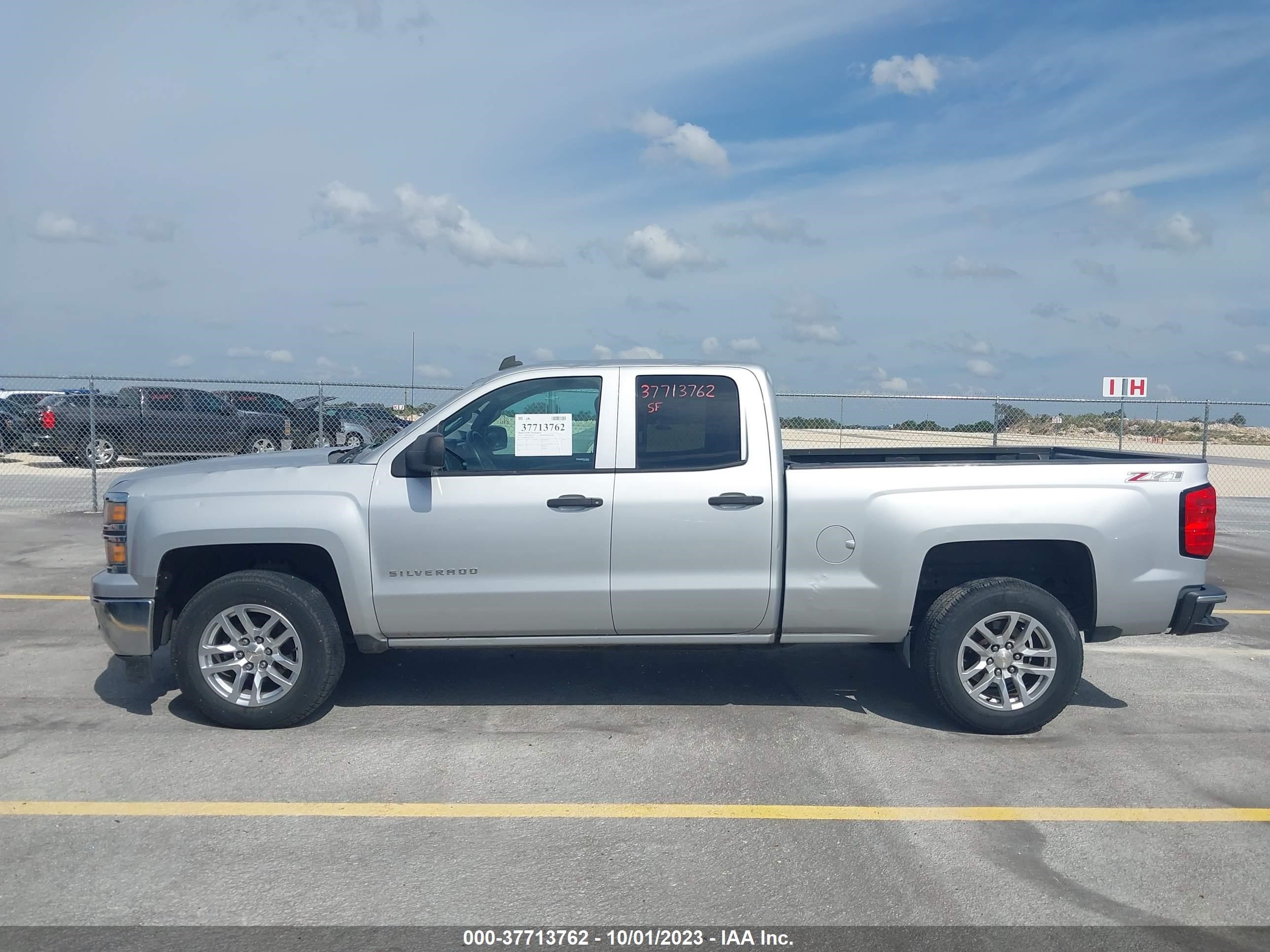 Photo 13 VIN: 1GCVKREC6EZ332079 - CHEVROLET SILVERADO 