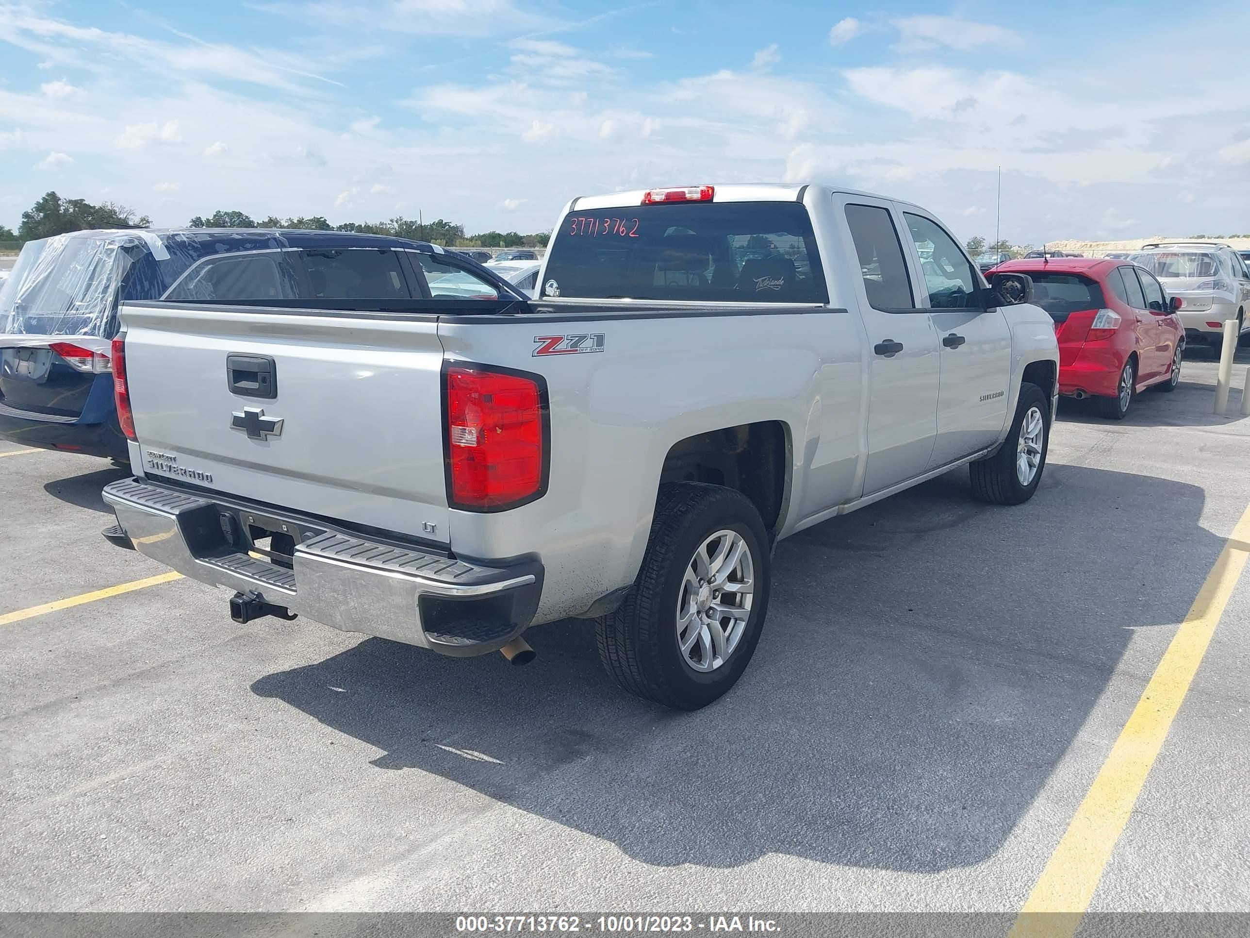 Photo 3 VIN: 1GCVKREC6EZ332079 - CHEVROLET SILVERADO 