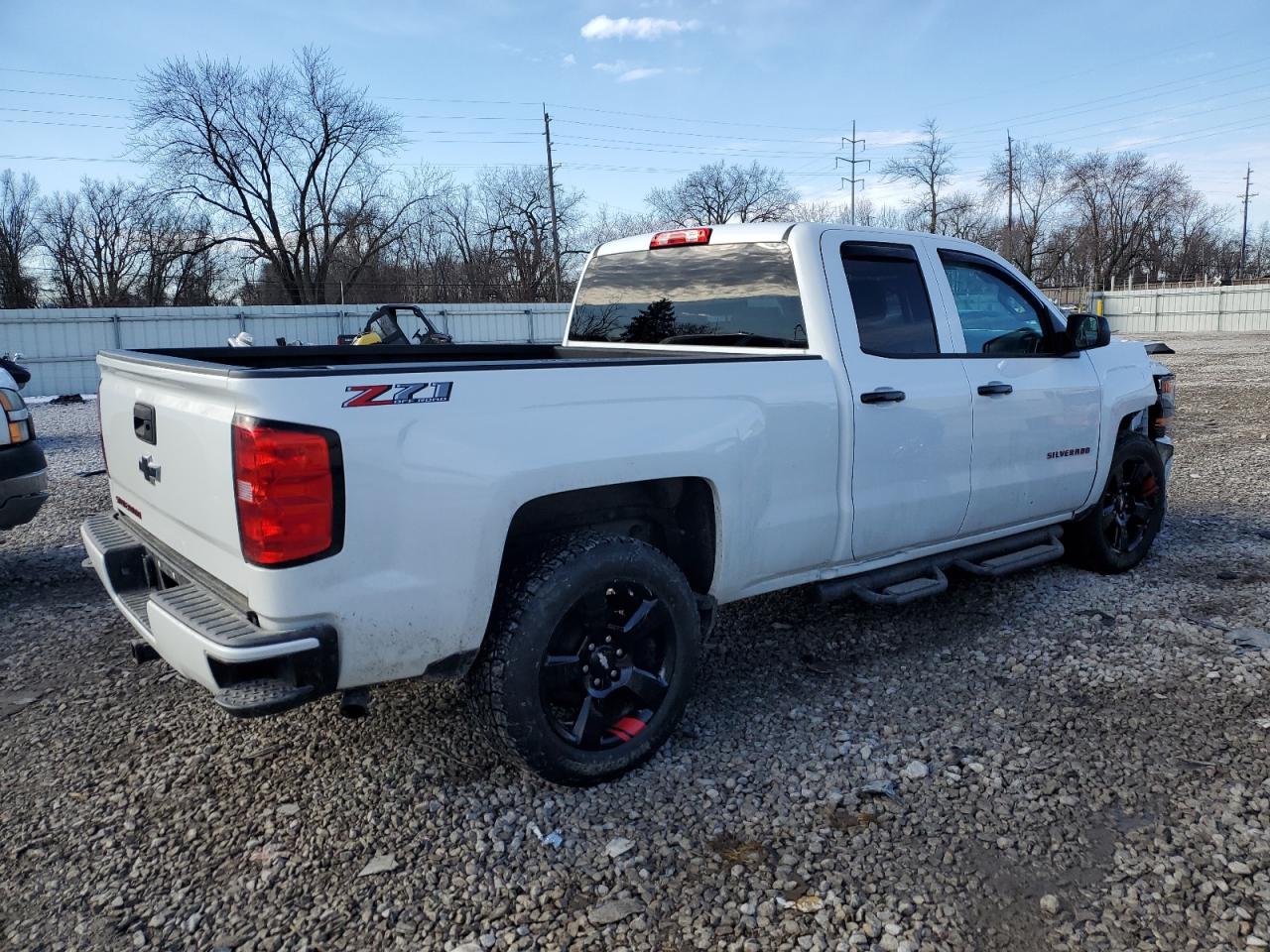 Photo 2 VIN: 1GCVKREC6JZ269558 - CHEVROLET SILVERADO 