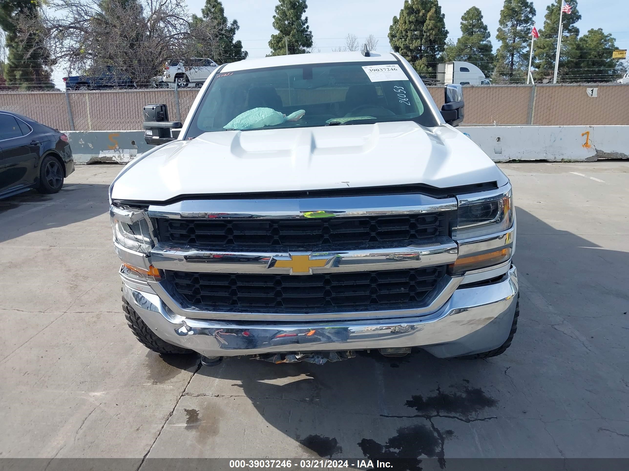 Photo 11 VIN: 1GCVKREC7JZ163572 - CHEVROLET SILVERADO 