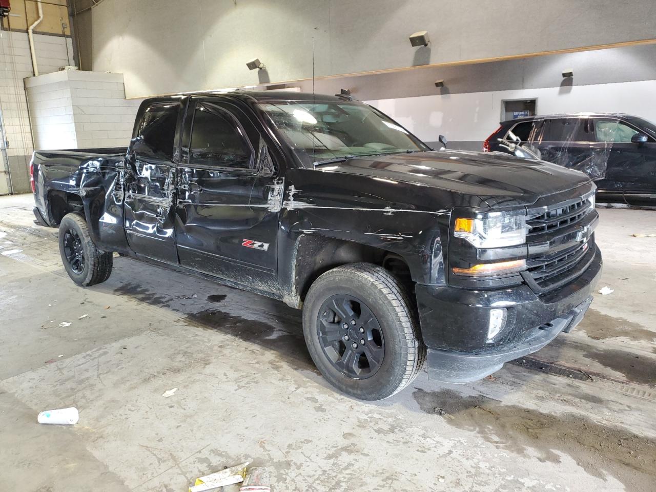 Photo 3 VIN: 1GCVKREC7JZ167217 - CHEVROLET SILVERADO 