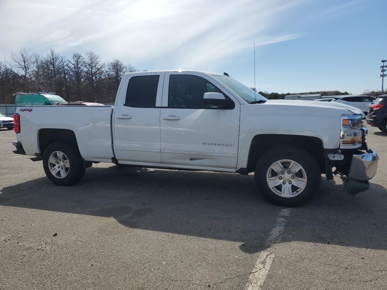 Photo 3 VIN: 1GCVKREC7JZ360340 - CHEVROLET SILVERADO 