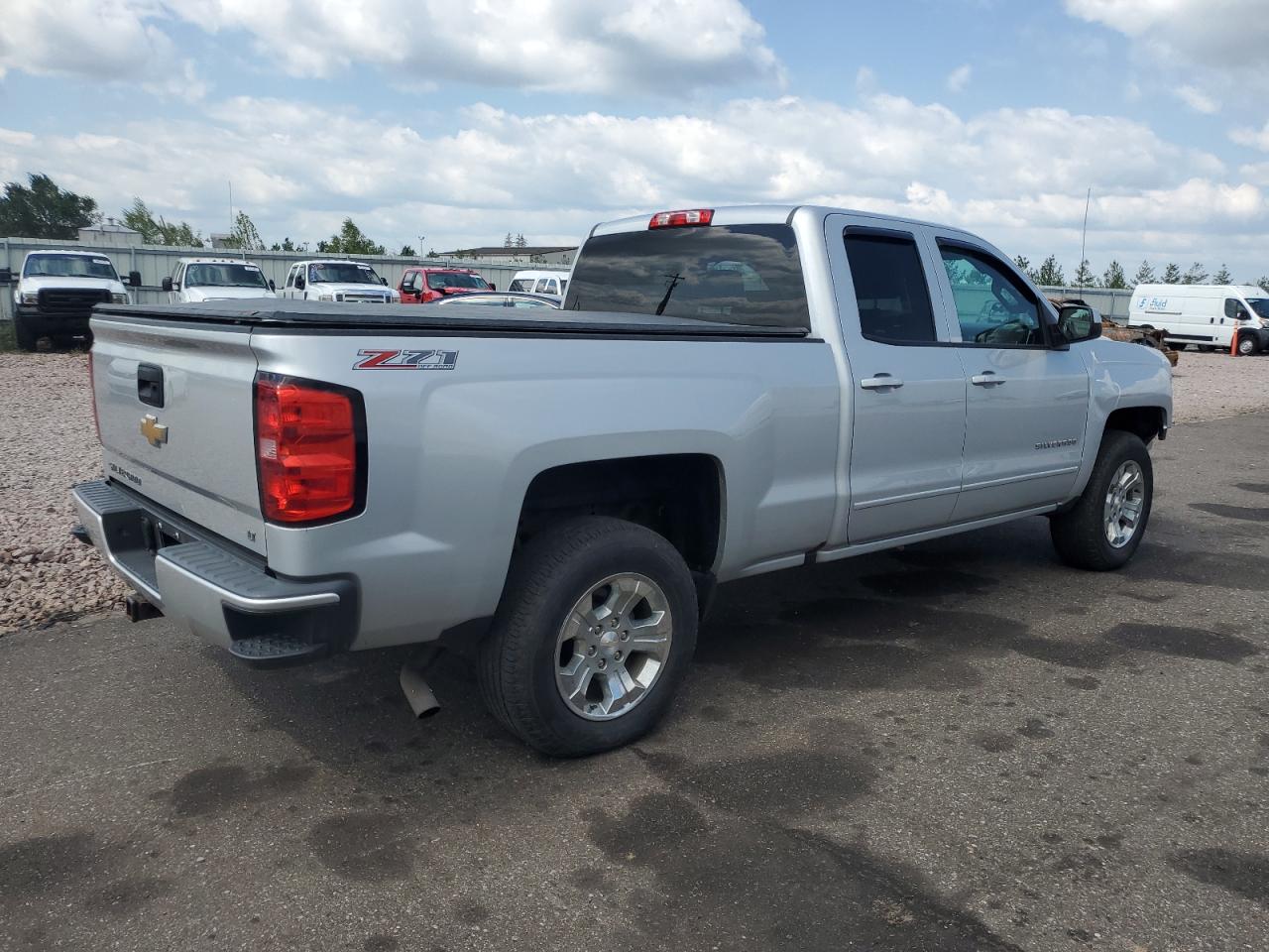 Photo 2 VIN: 1GCVKREC9HZ146802 - CHEVROLET SILVERADO 